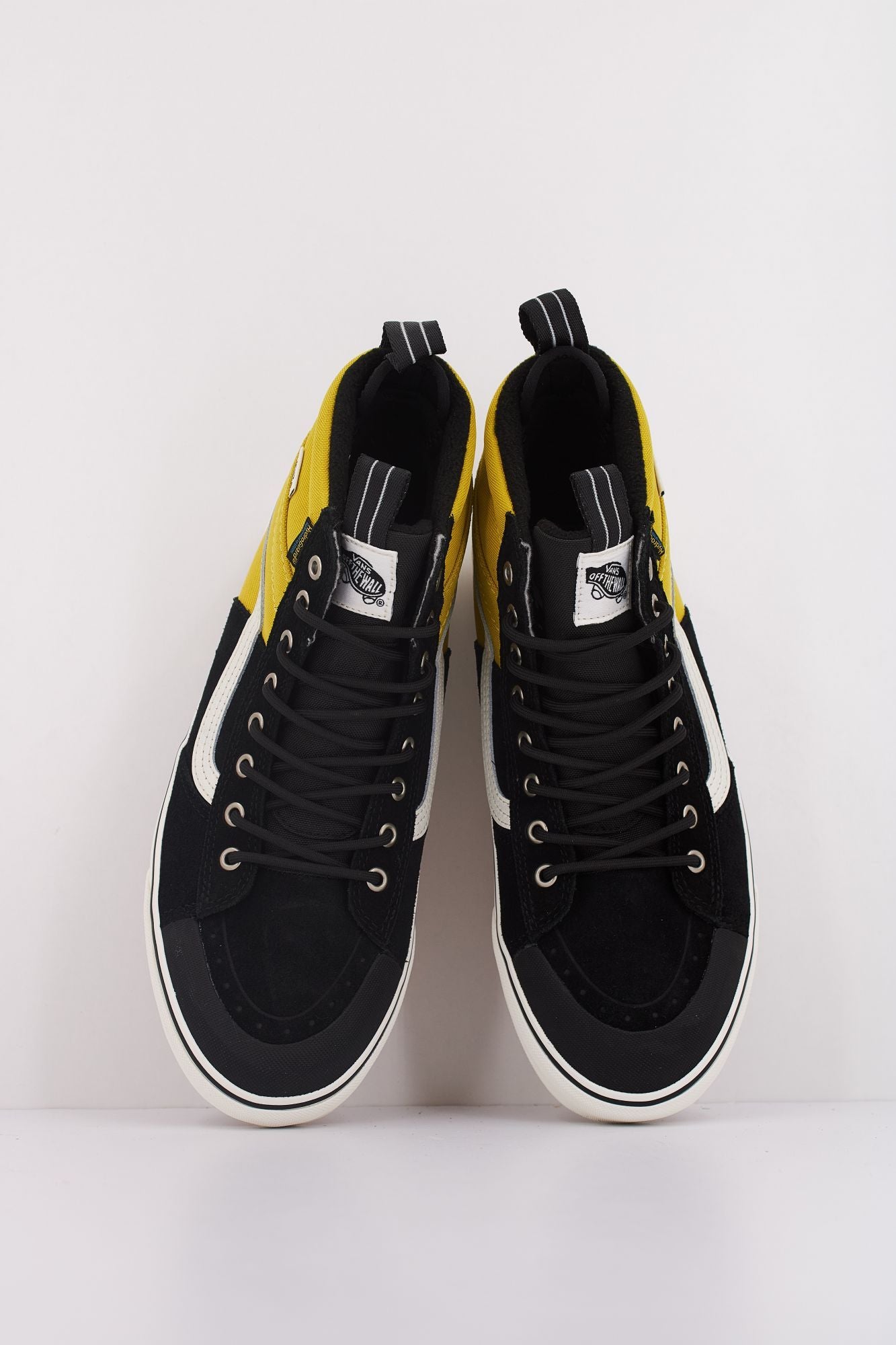 VANS MTE SK8-HI WATERPROOF en color NEGRO (3)