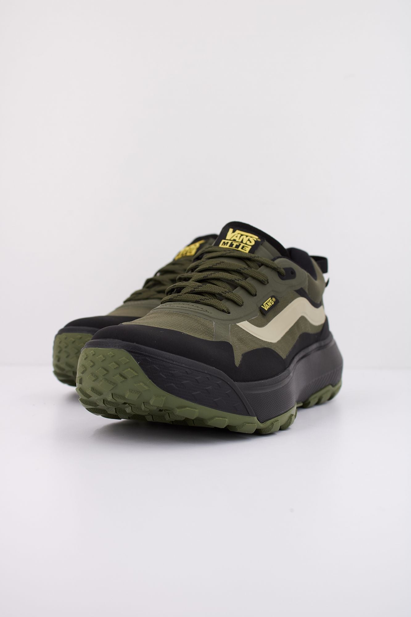 VANS MTE CROSSPATH en color VERDE (2)