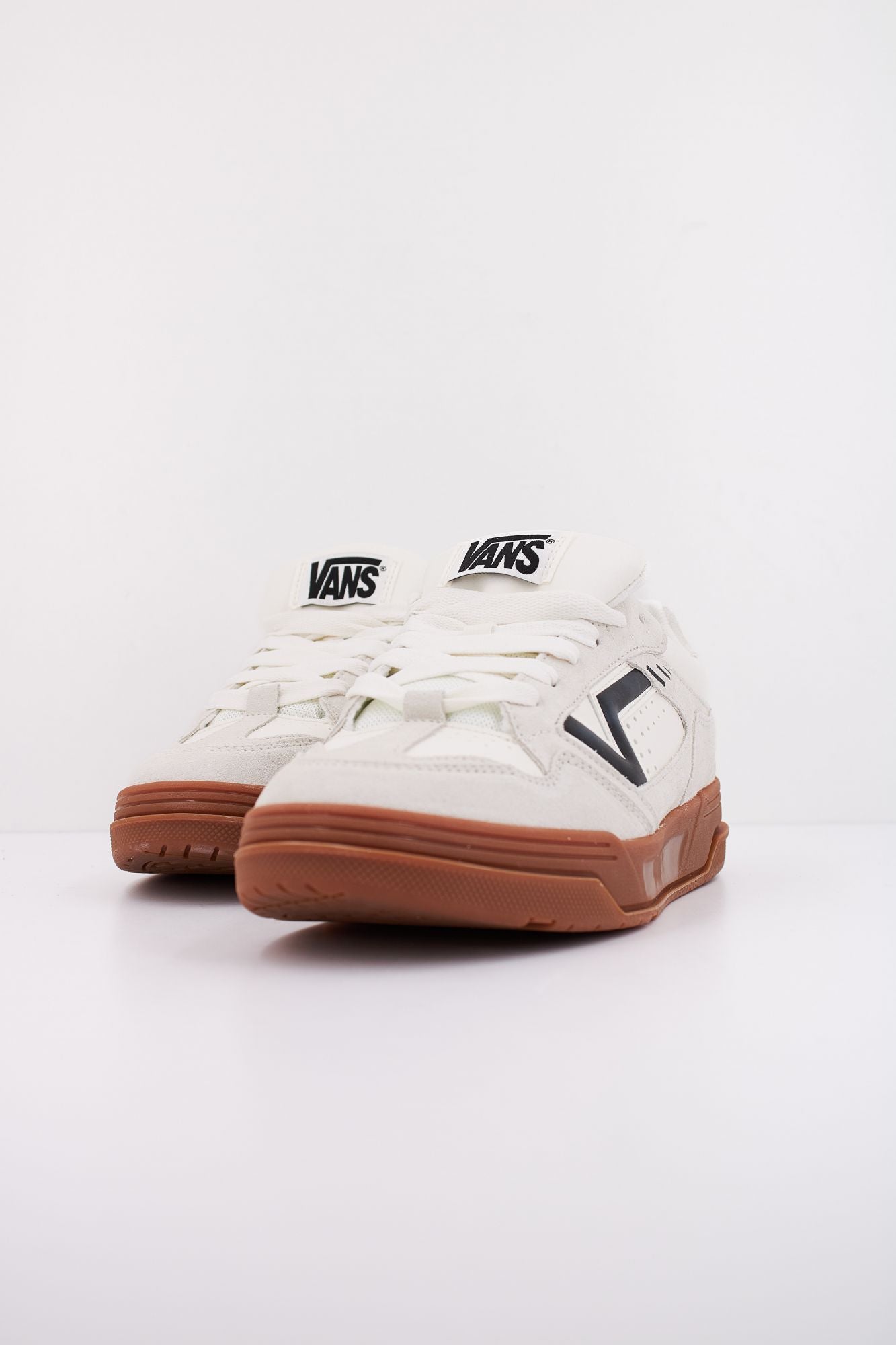 VANS UPLAND en color BLANCO (2)
