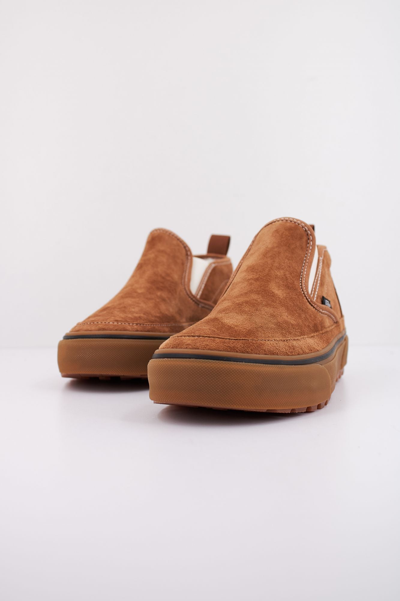 VANS MID SLIP MTE-1 en color MARRON (2)