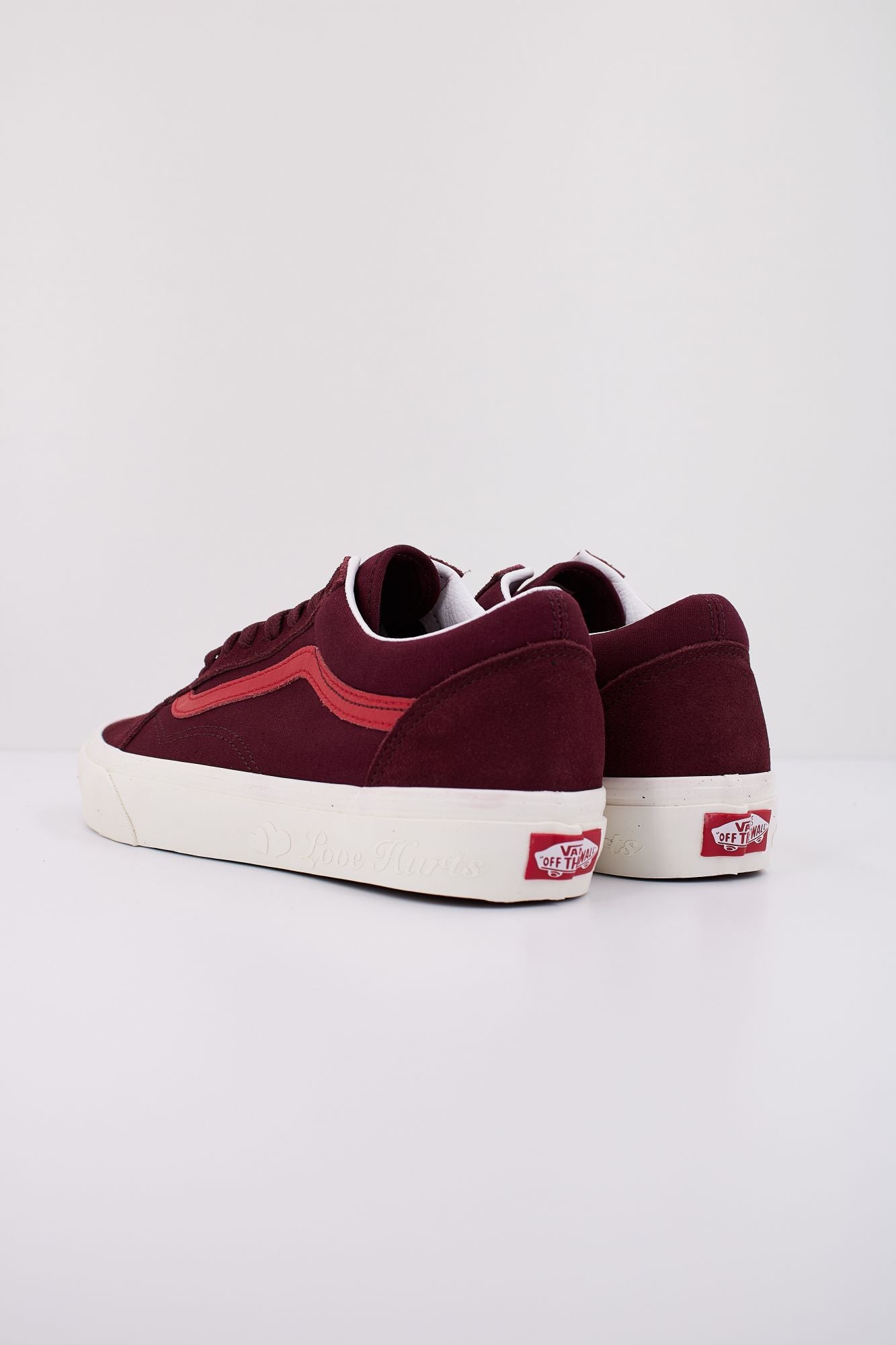 VANS UA OLD SKOOL en color BURDEOS (4)