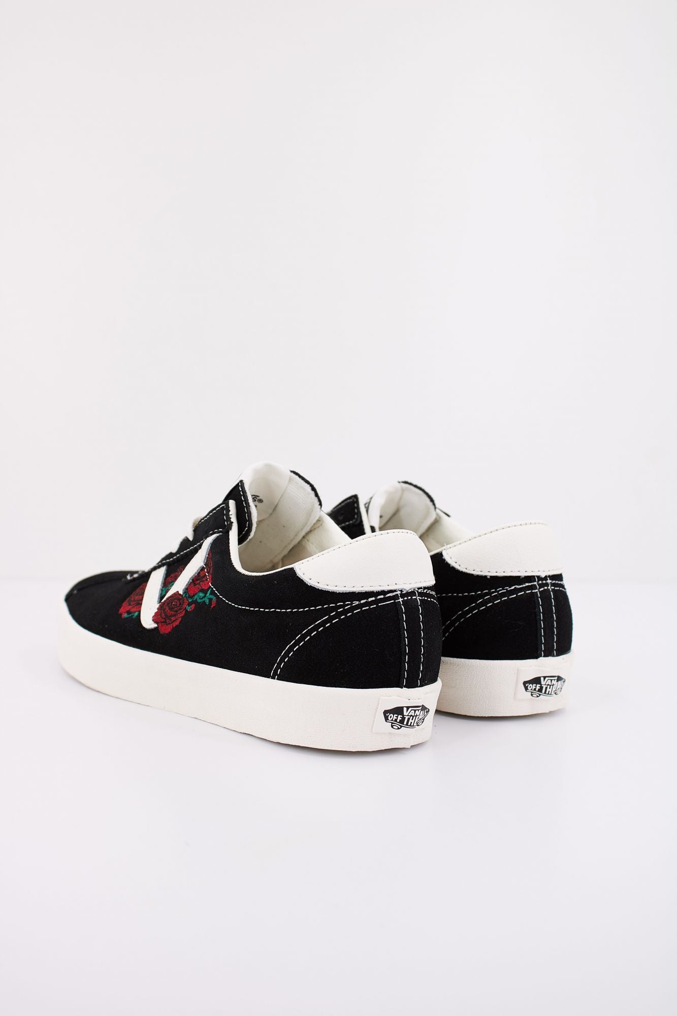 VANS SPORT LOW en color NEGRO (4)