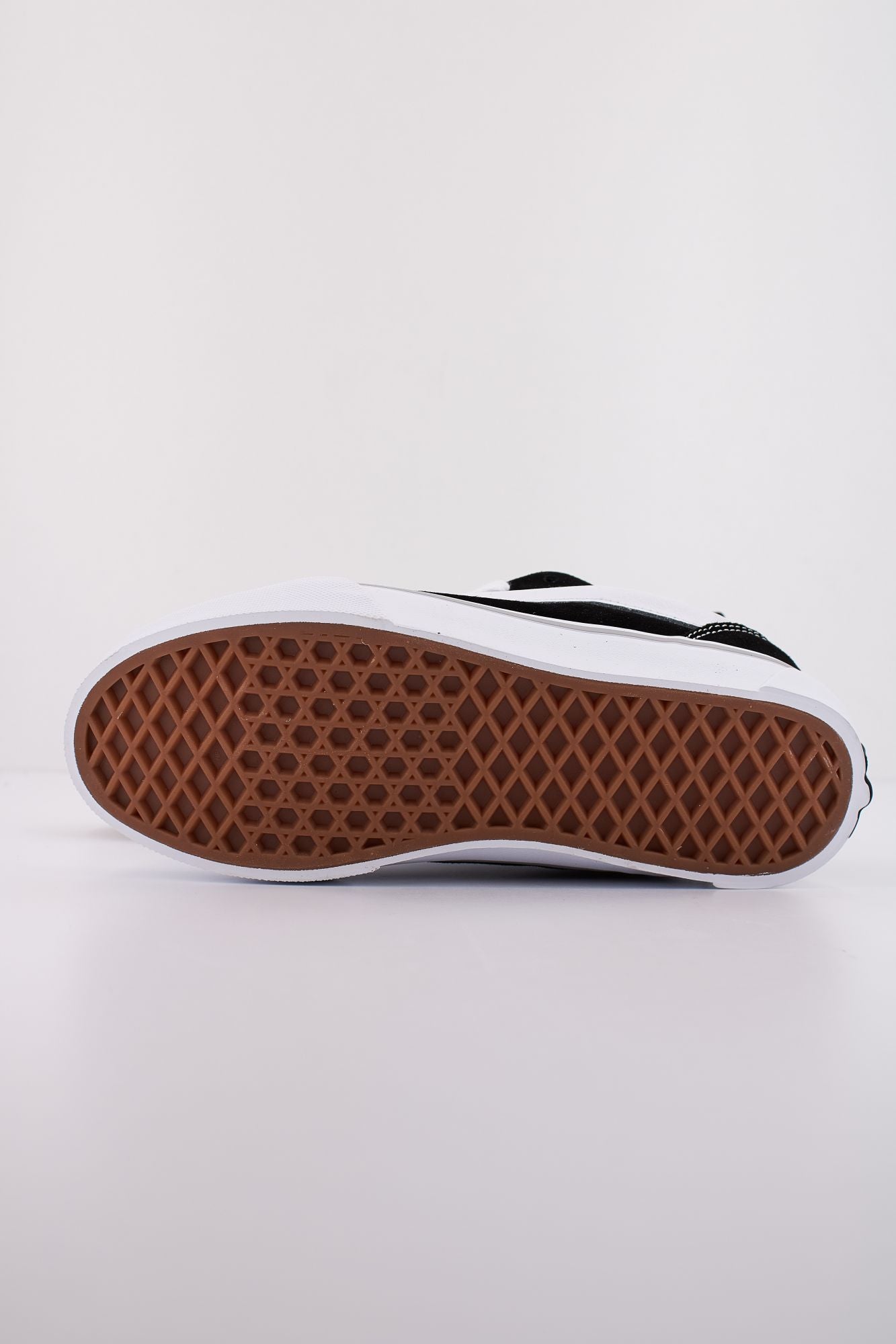VANS KNU SKOOL en color NEGRO (5)