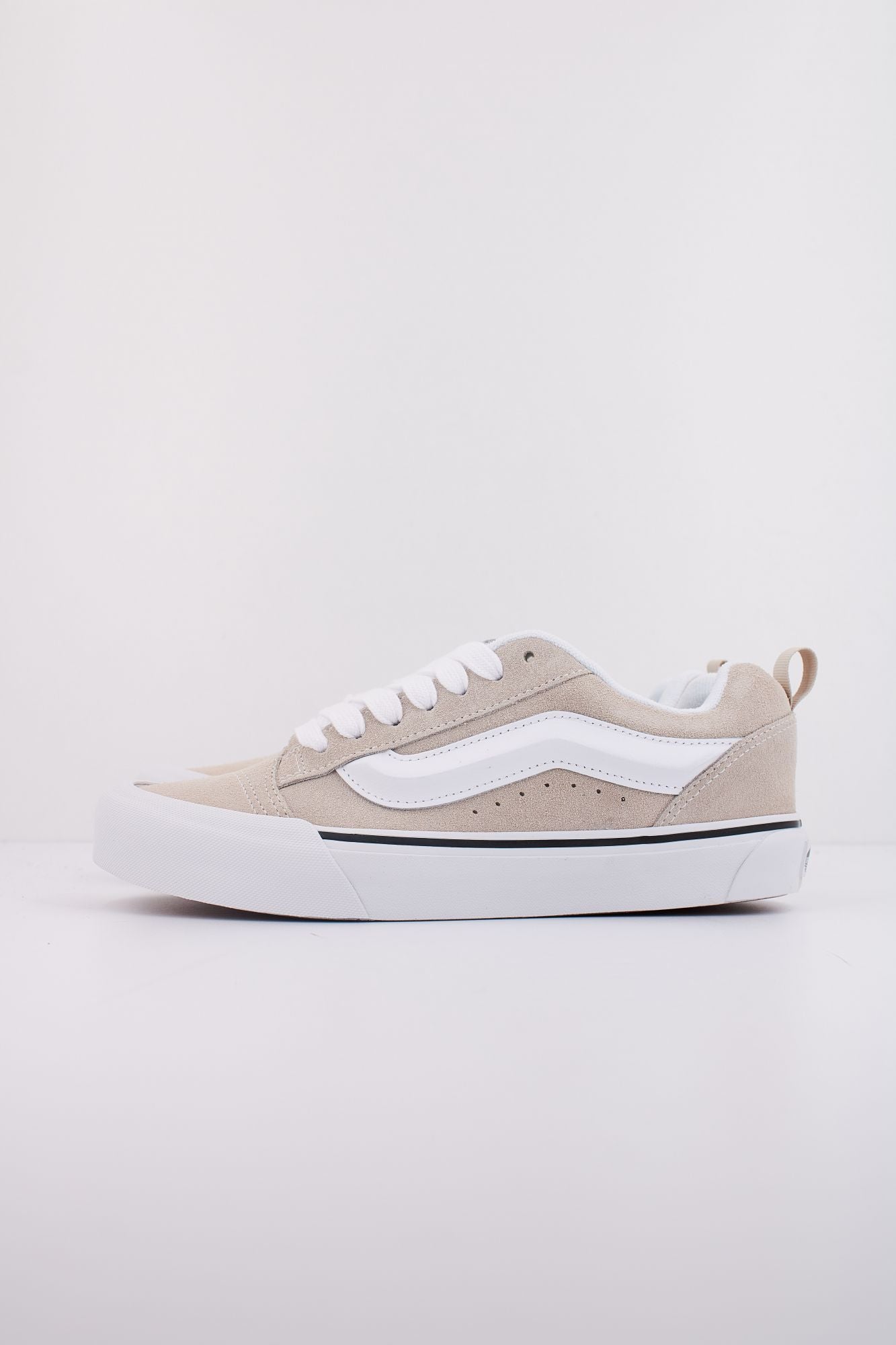 VANS KNU SKOOL en color MARRON CLARO (1)