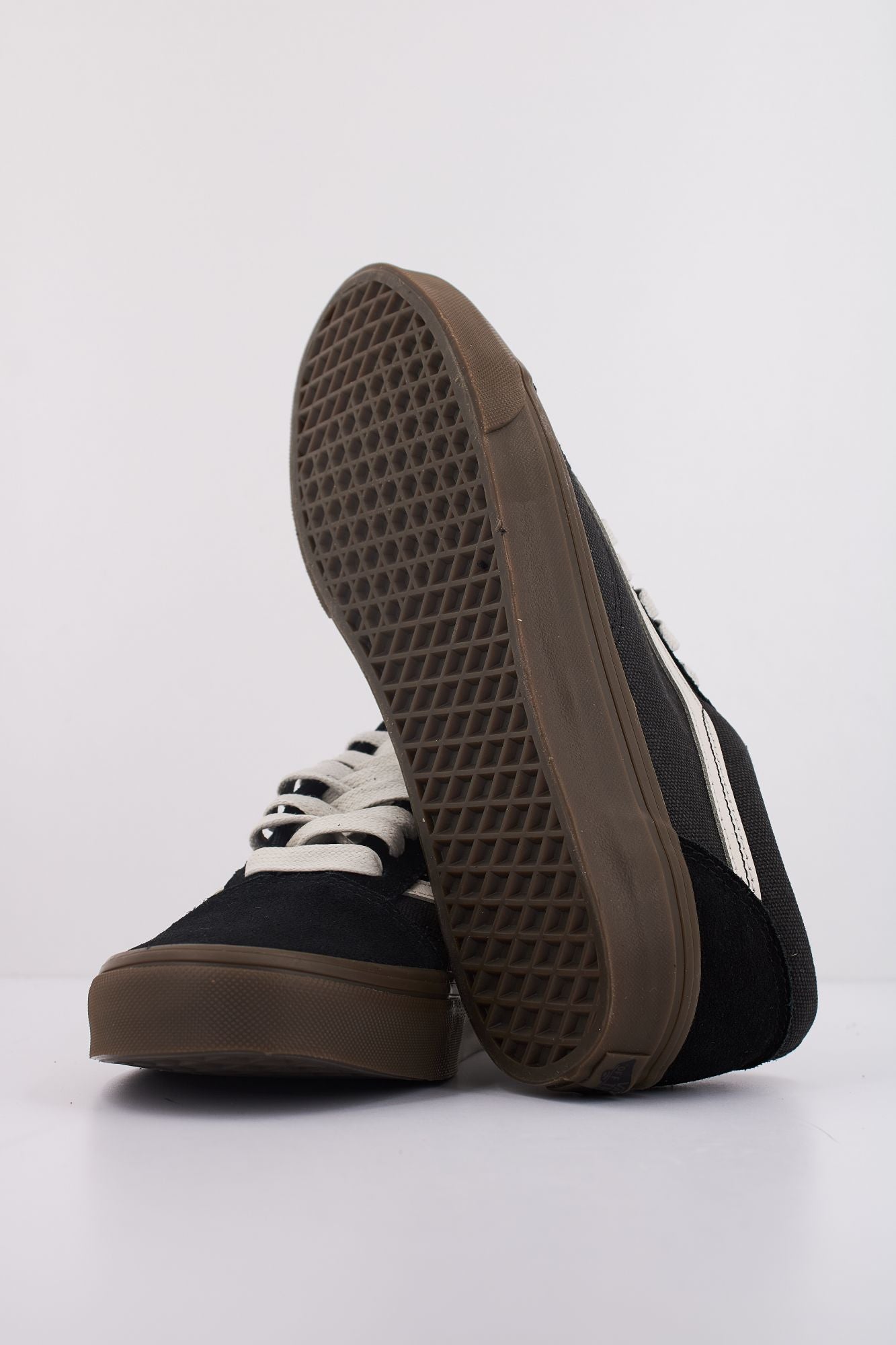 VANS OLD SKOOL en color NEGRO (5)