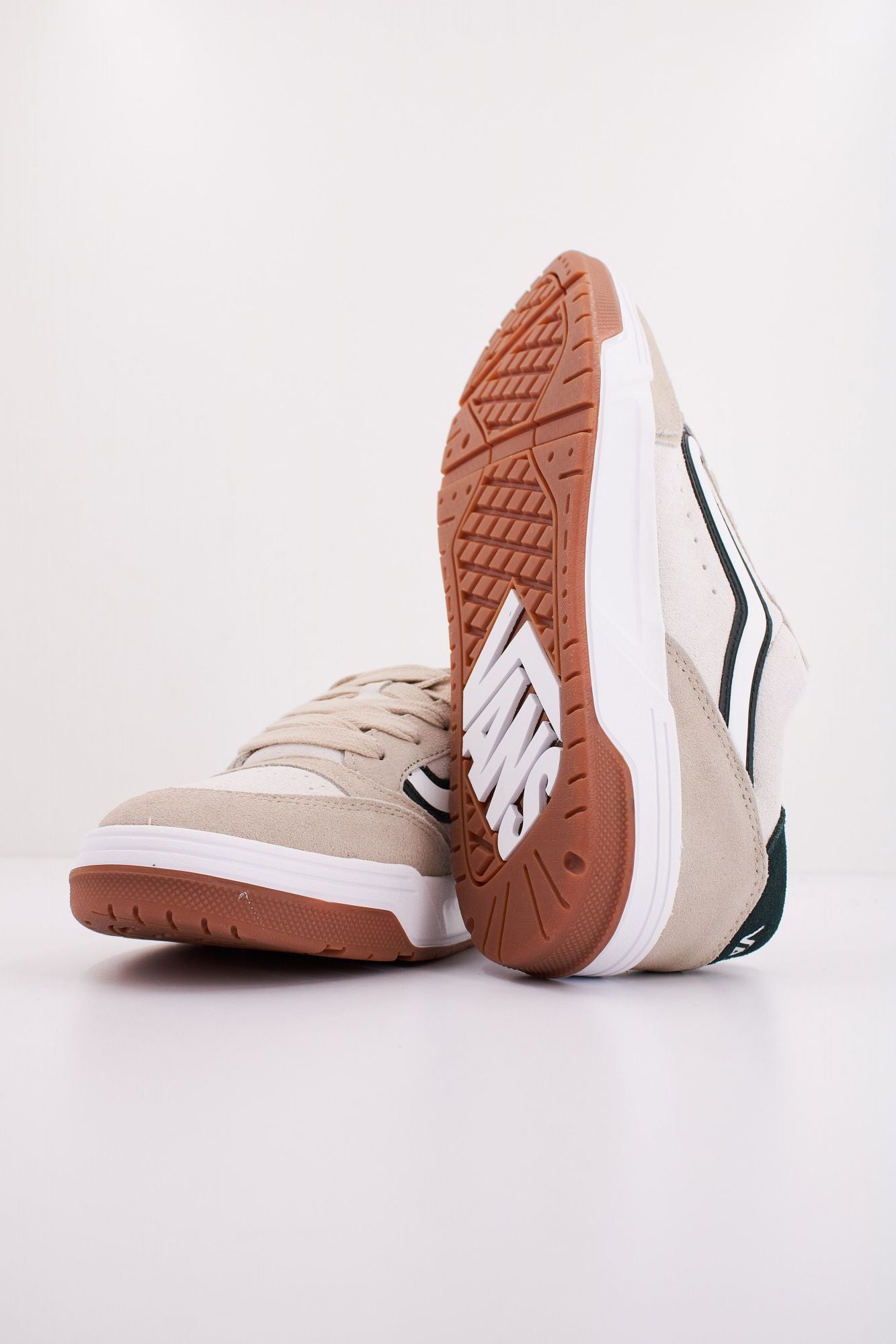 VANS HYLANE en color BEIS (5)