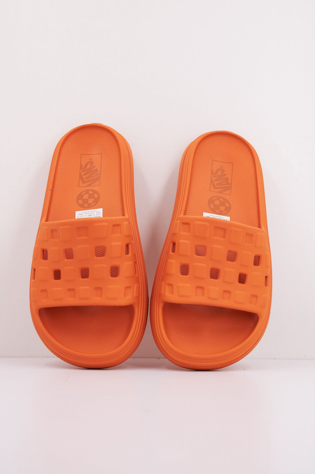 VANS MTE SLIDE-ON VR3CUSH en color NARANJA (3)