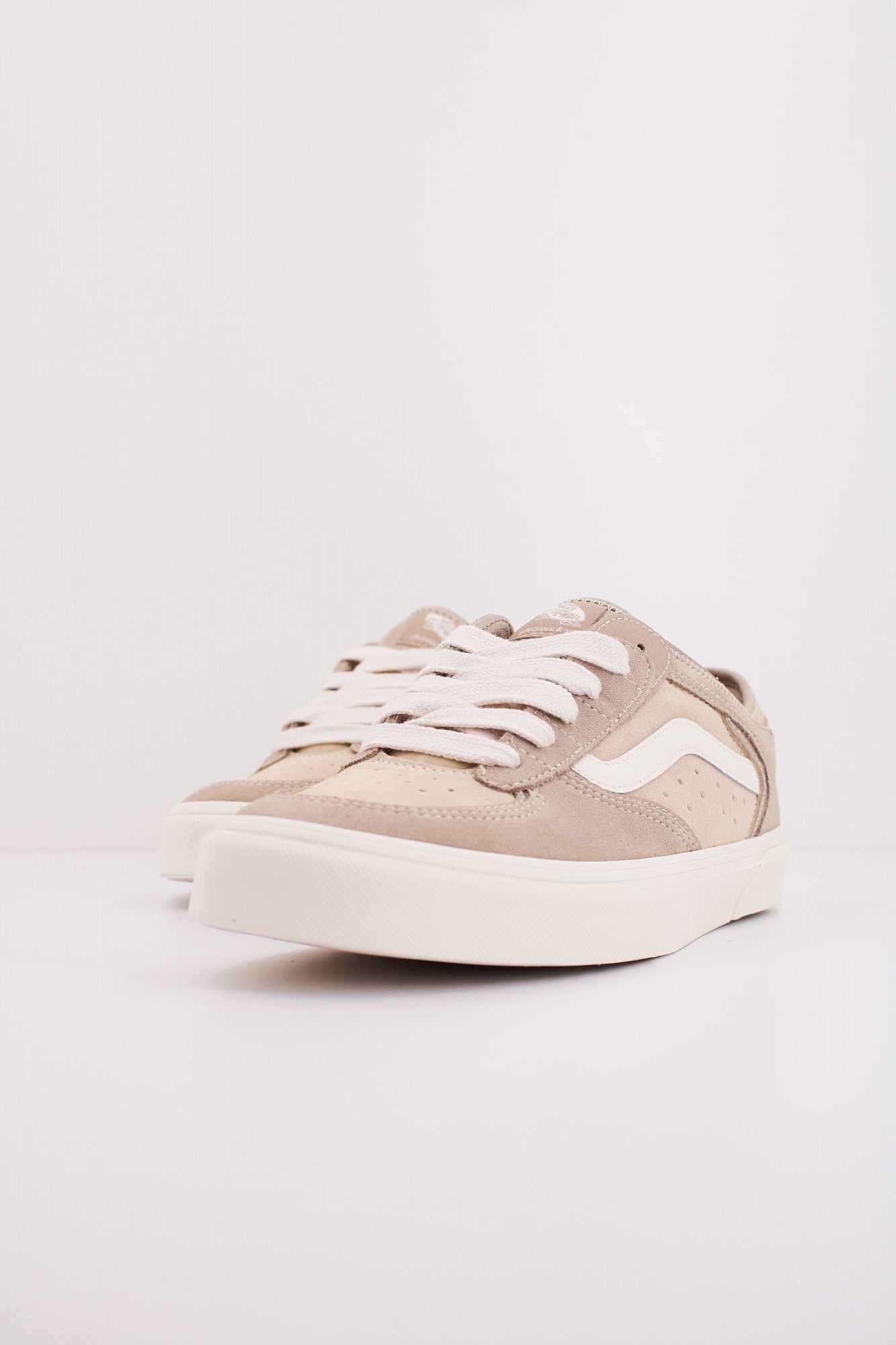 VANS ROWLEY CLASSIC VN0009QJYZL1 en color GRIS (2)