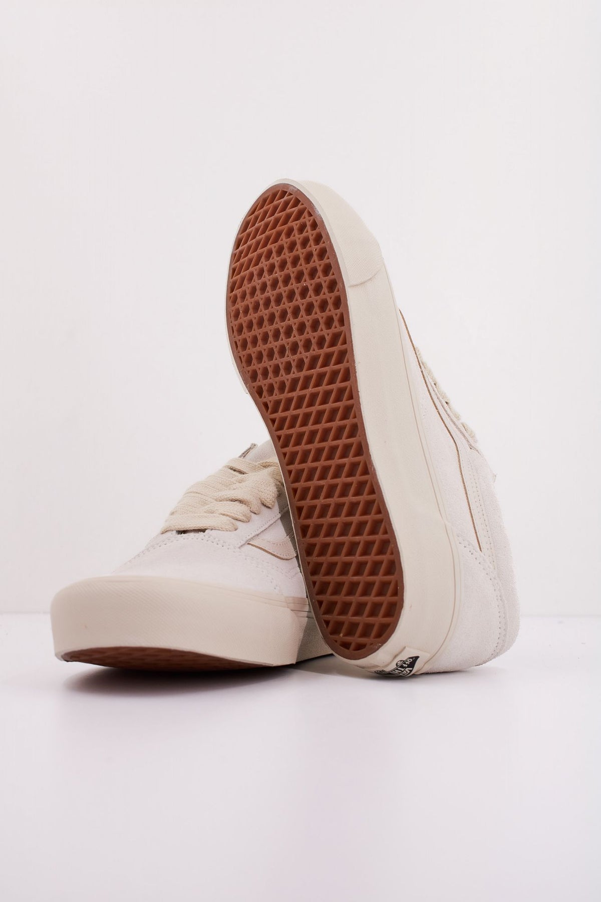 VANS OLD SKOOL VN000CR5FS81 en color BLANCO (5)