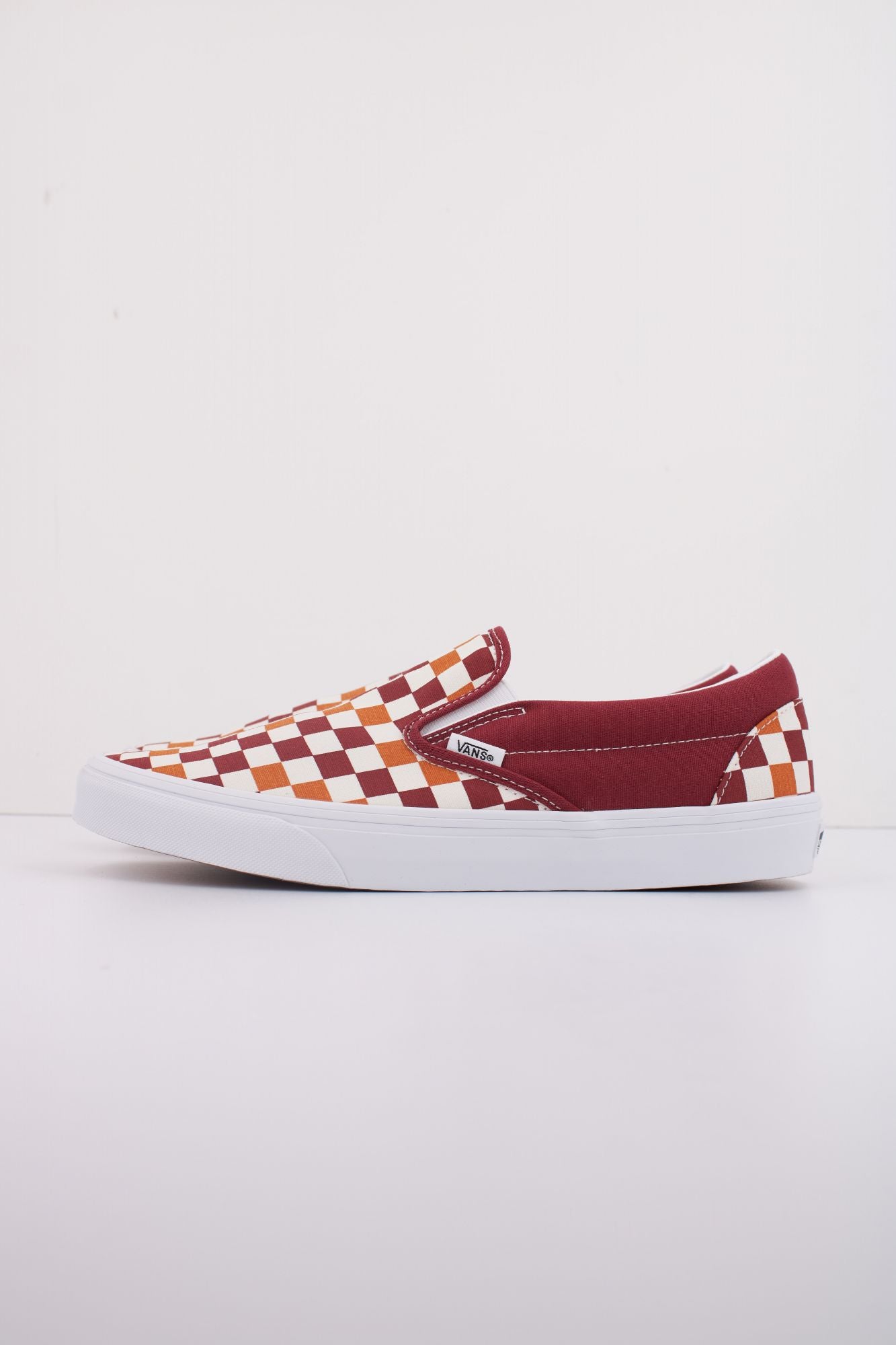 VANS CLASSIC SLIP-ON en color ROJO (1)