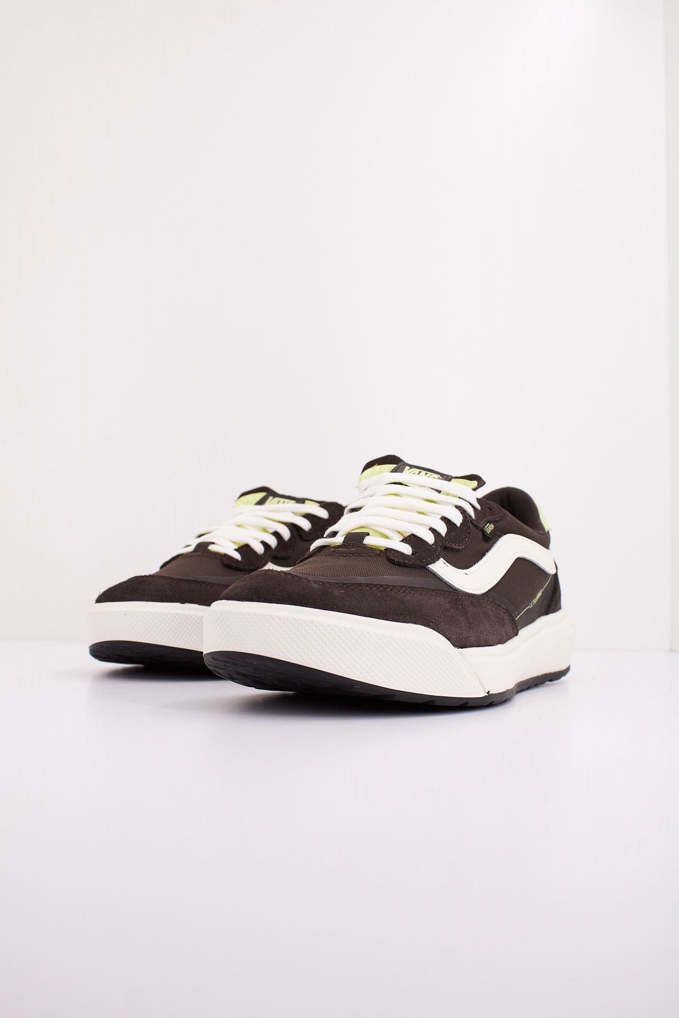 VANS MTE ULTRARANGE 2.0 SE en color MARRON (2)