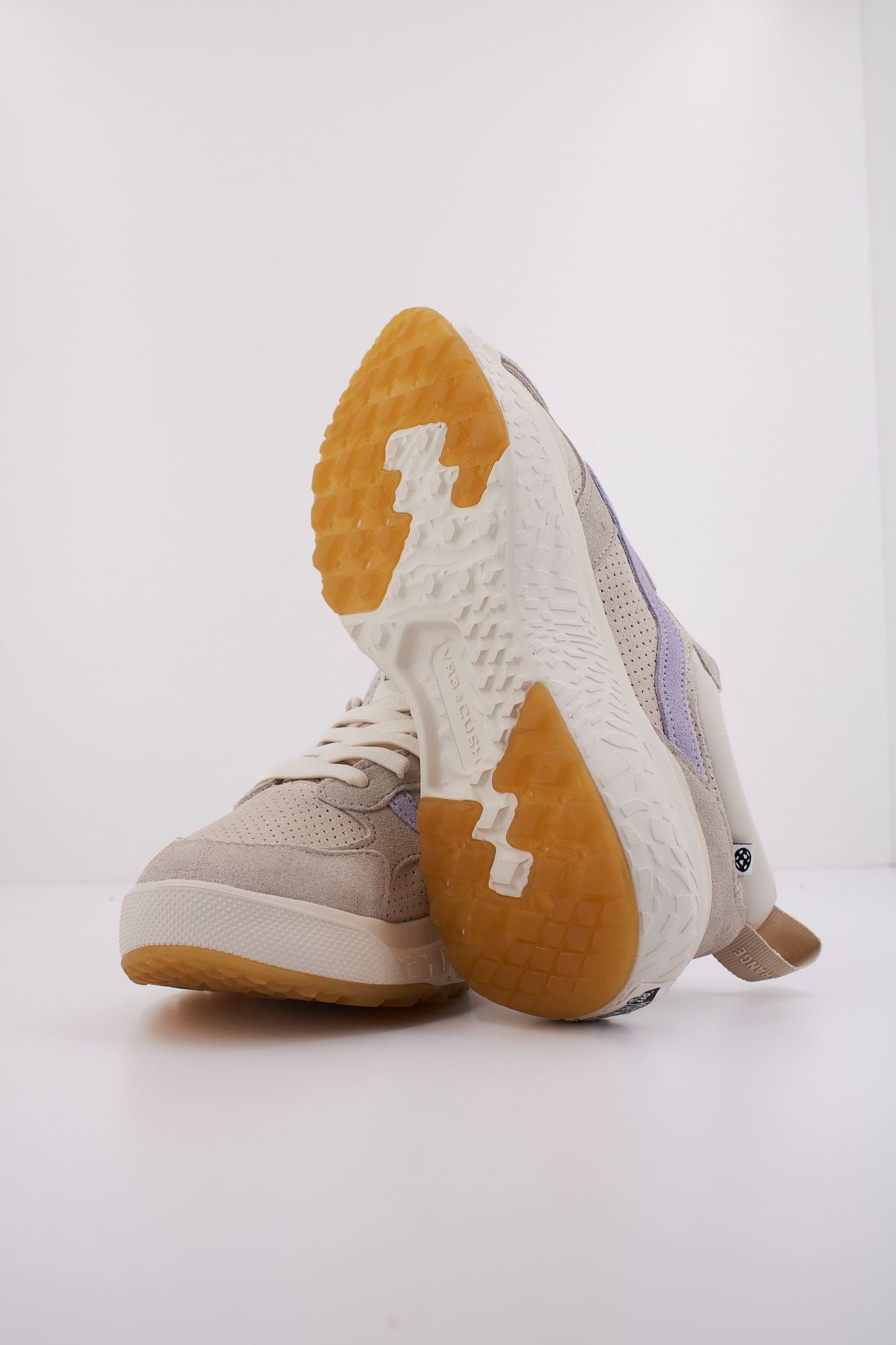 VANS MTE ULTRARANGE NEO VR3 en color BEIS (5)