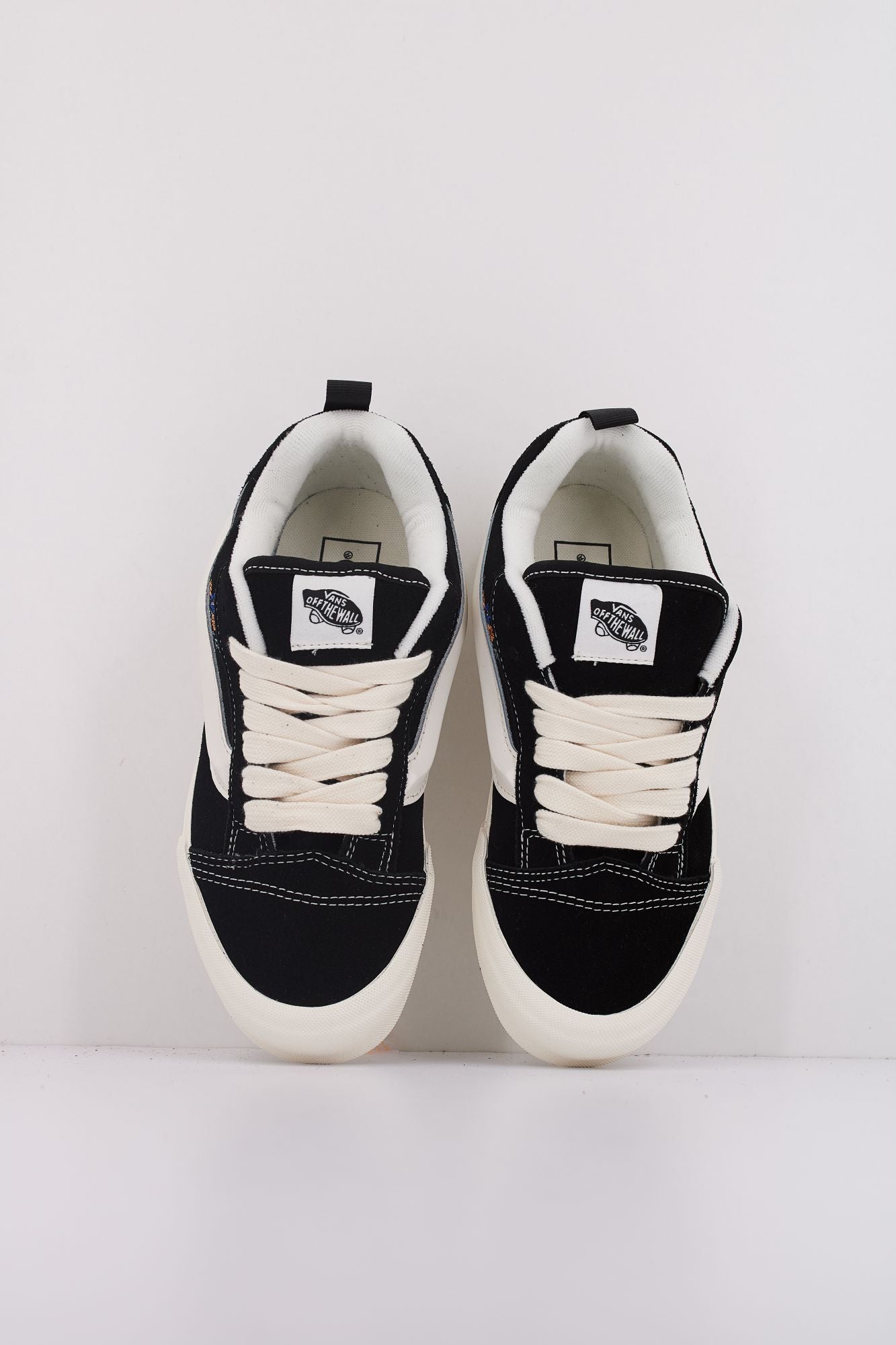 VANS KNU SKOOL en color NEGRO (3)