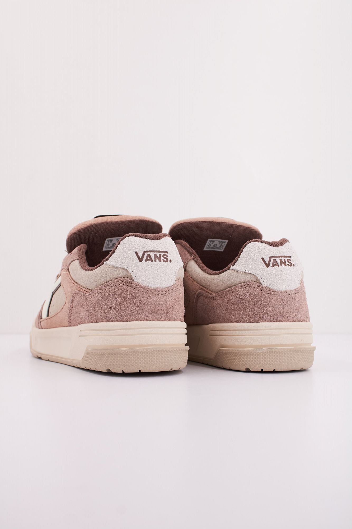 VANS UPLAND NEUTRALS en color MARRON CLARO (4)