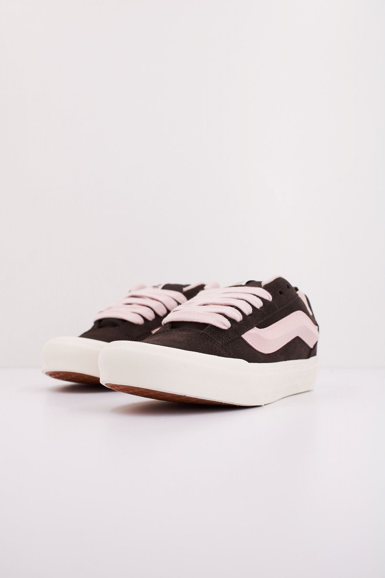 VANS KNU SKOOL en color NEGRO (2)