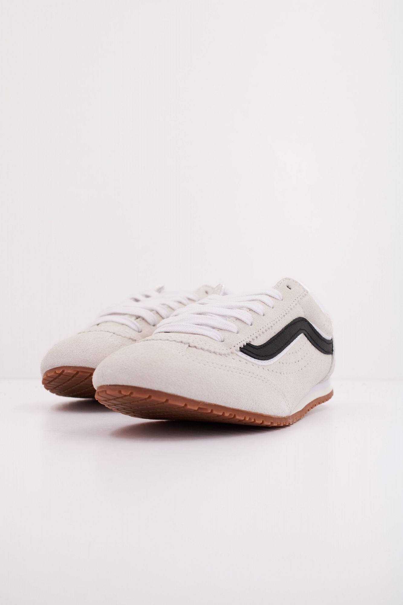 VANS SUPER LOWPRO en color BLANCO (2)