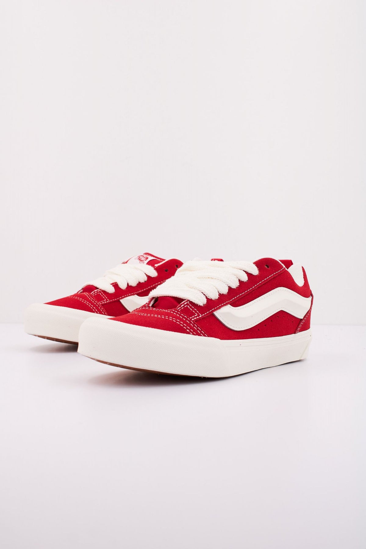 VANS KNU SKOOL VN000D75BOP1 en color ROJO (2)
