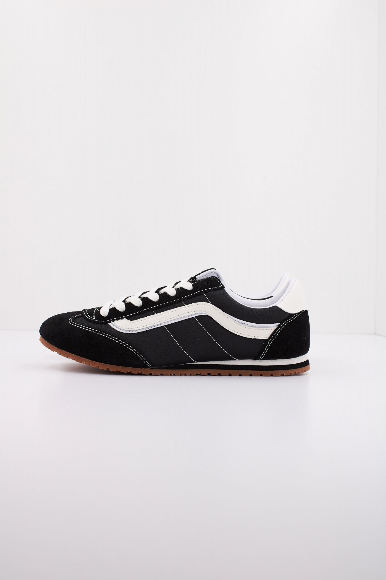 VANS SUPER LOWPRO en color NEGRO (1)