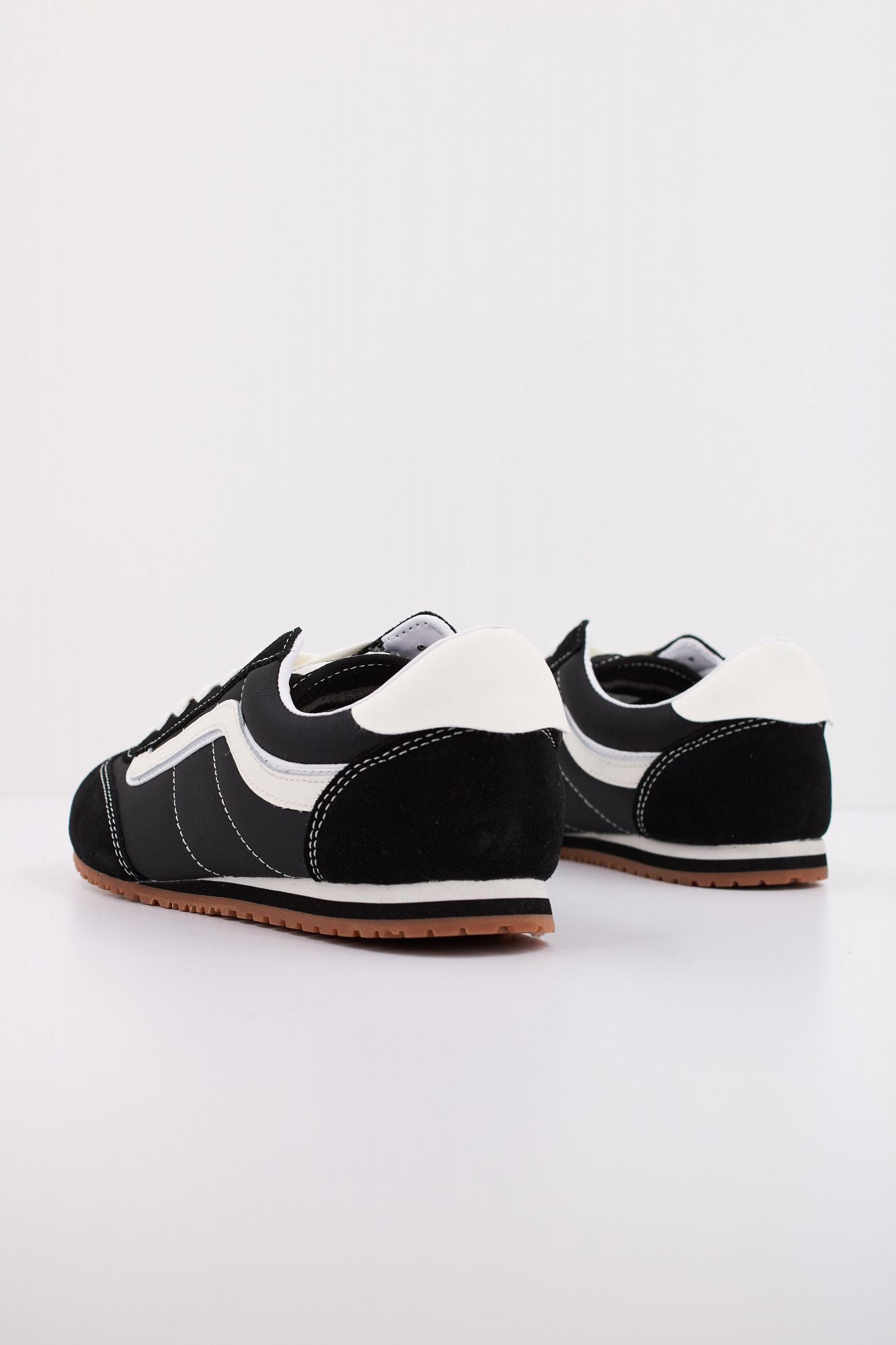 VANS SUPER LOWPRO en color NEGRO (4)