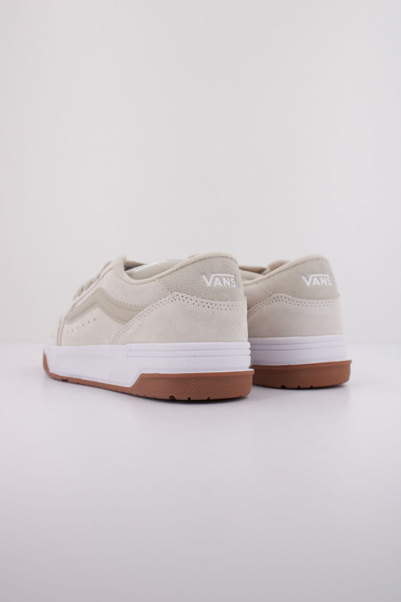 VANS HYLANE en color MARRON CLARO (4)