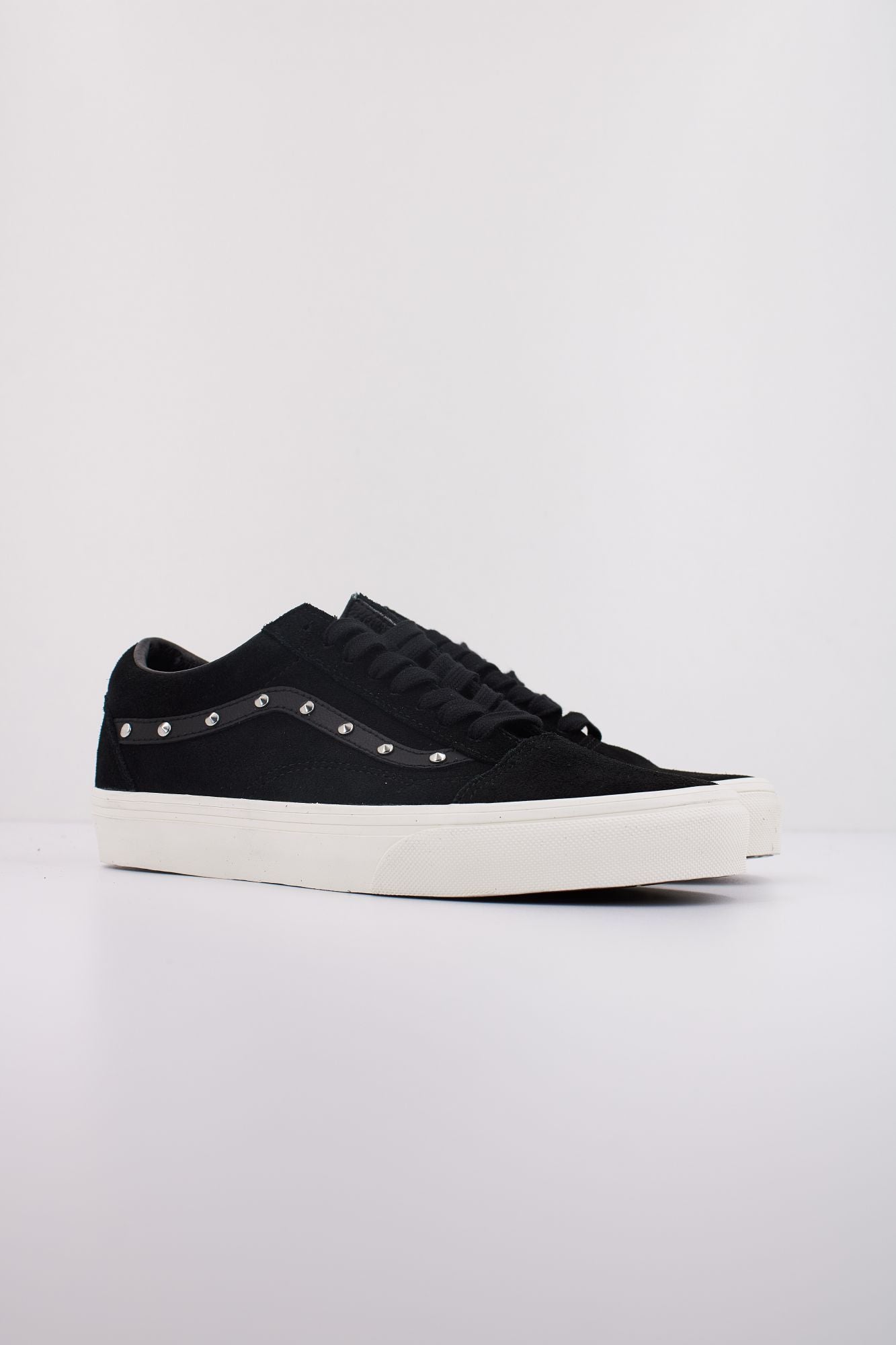 VANS OLD SKOOL en color NEGRO (2)