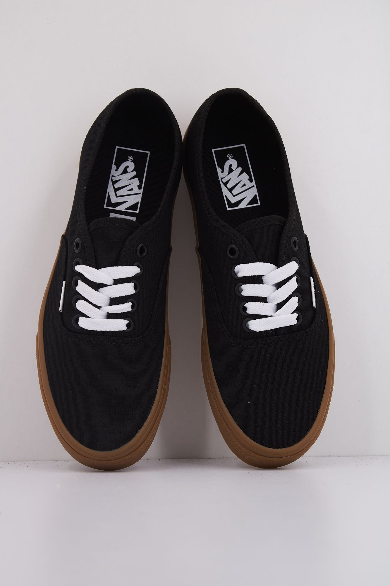 VANS AUTHENTIC en color NEGRO (3)