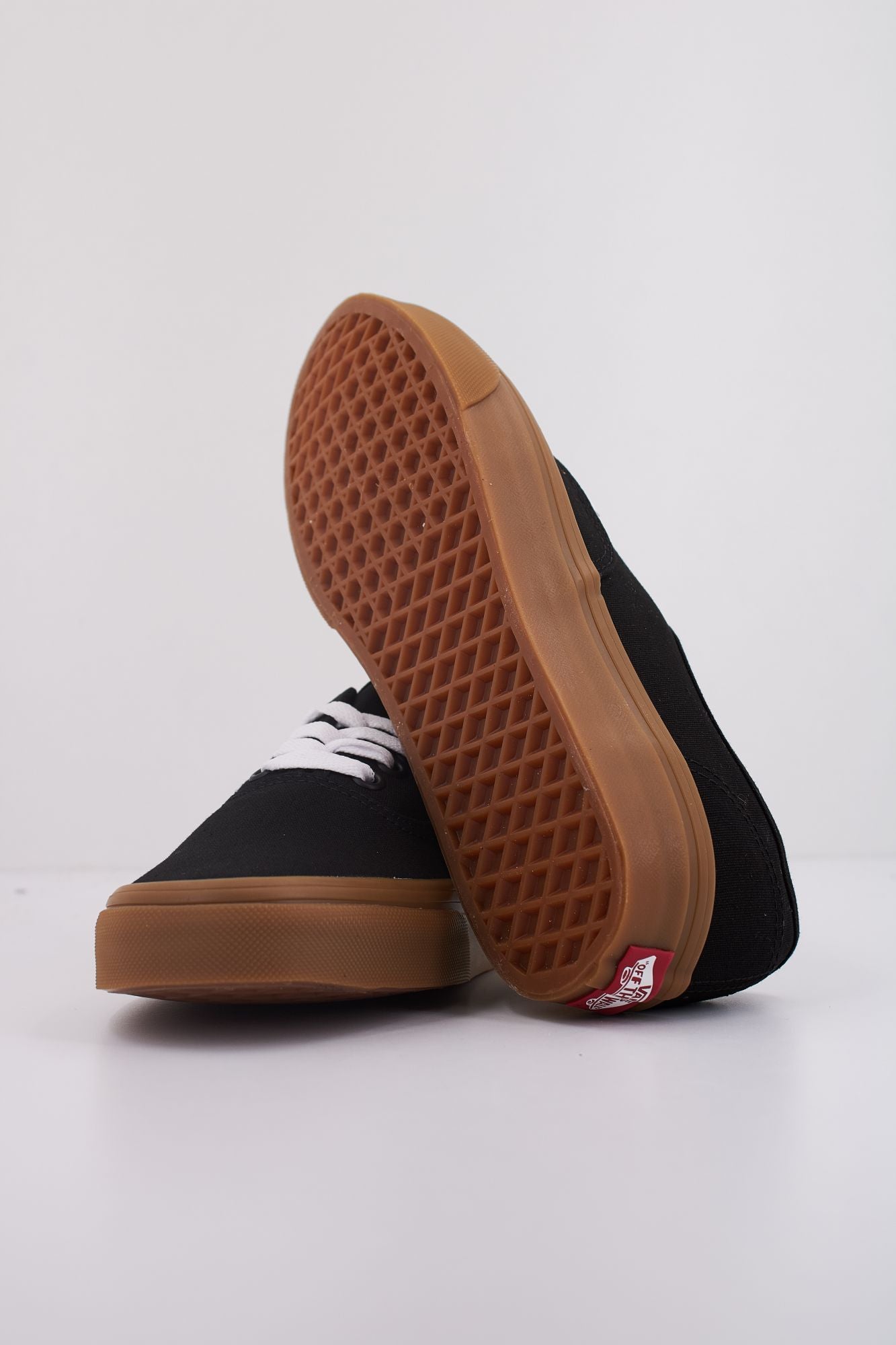 VANS AUTHENTIC en color NEGRO (5)