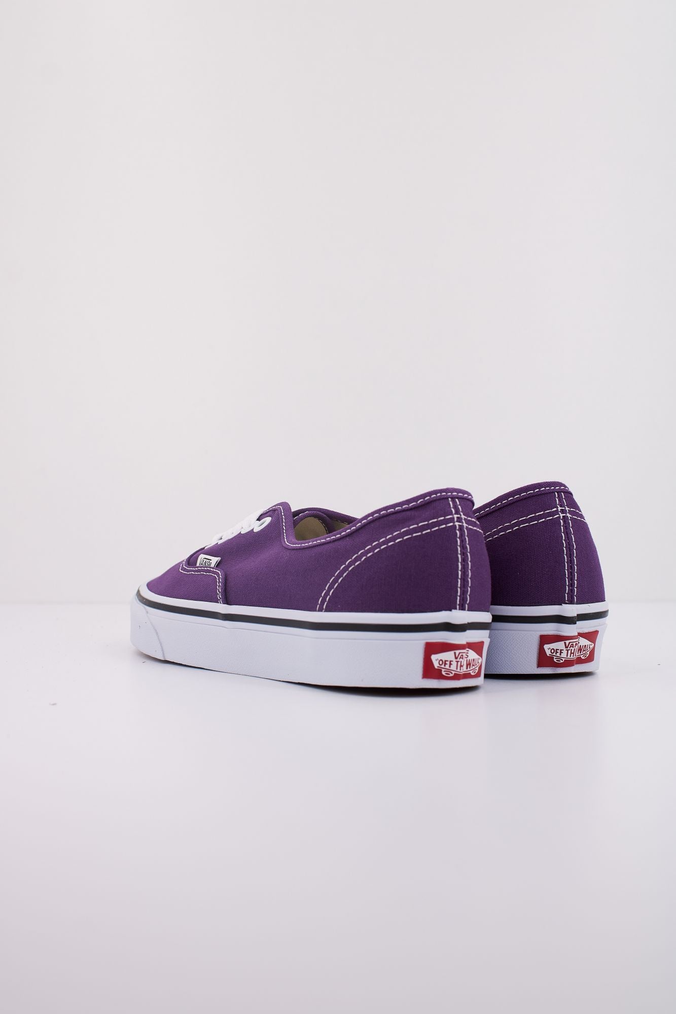 VANS AUTHENTIC en color VIOLETA (4)
