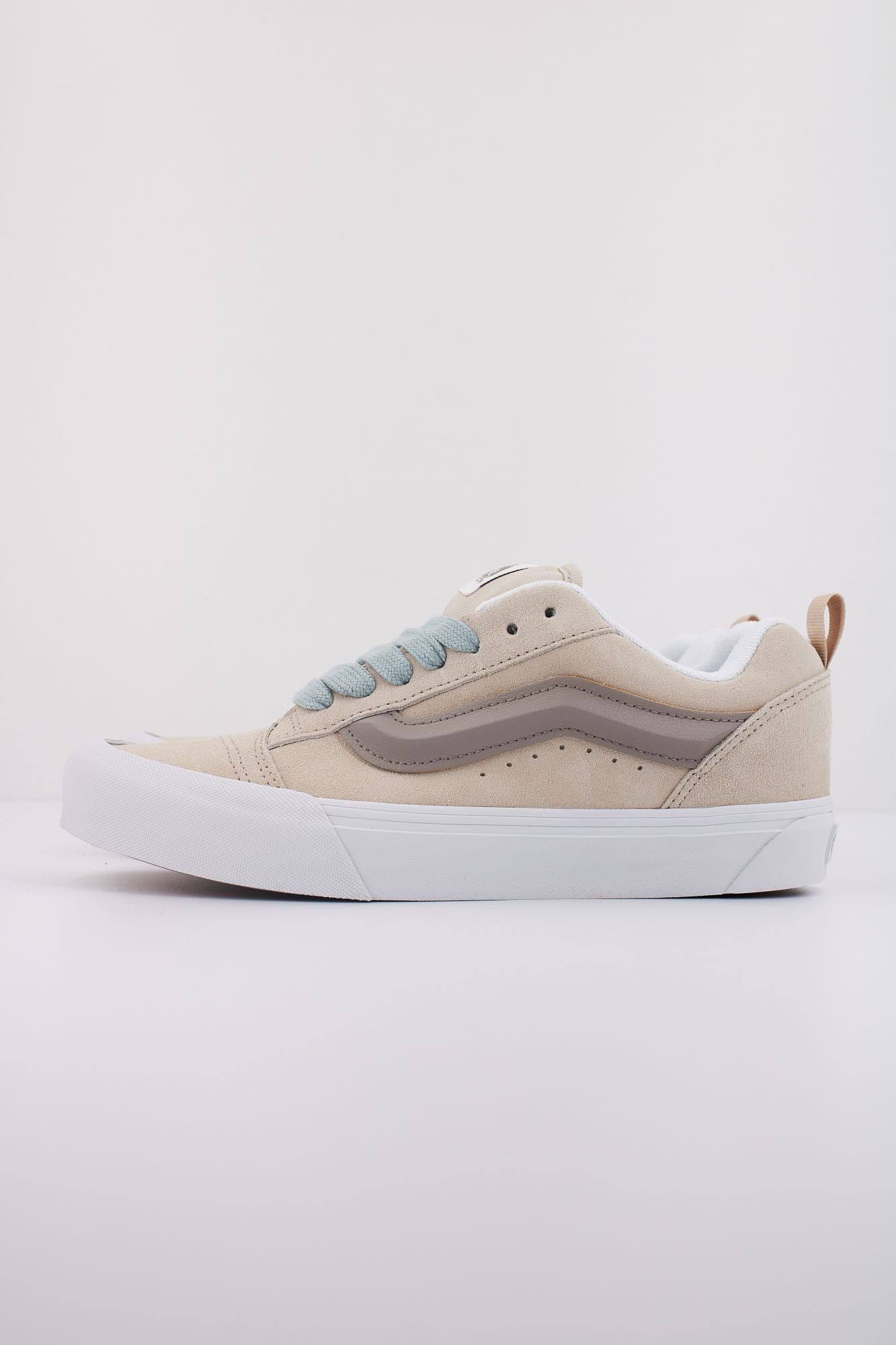 VANS KNU SKOOL en color BEIS (1)