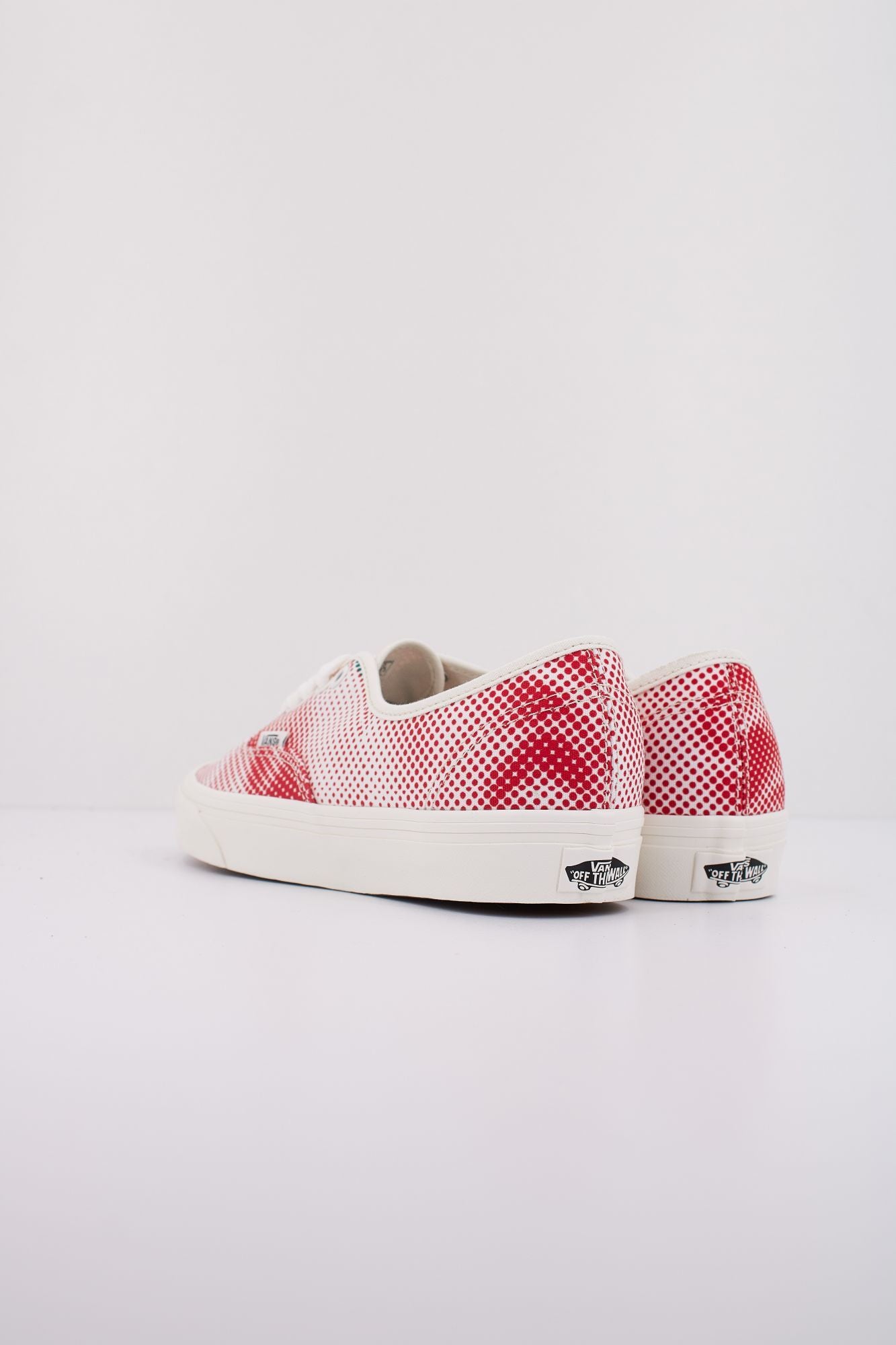 VANS AUTHENTIC en color ROJO (4)