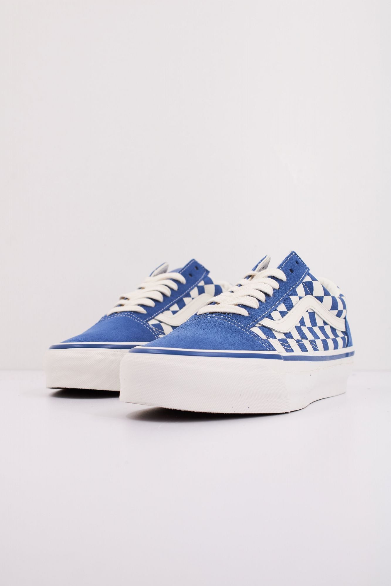 VANS MTE OLD SKOOL VN000CT9MBL1 en color AZUL (2)