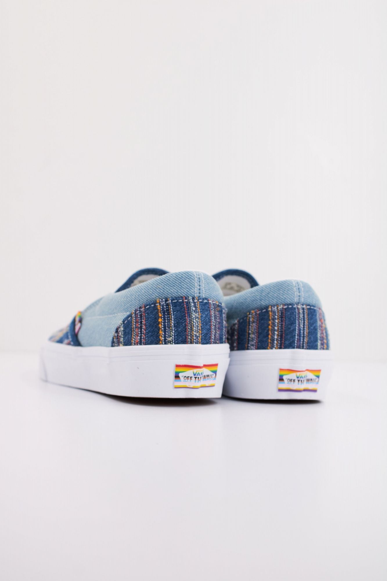 VANS CLASSIC SLIP-ON 2GETHE en color AZUL (4)