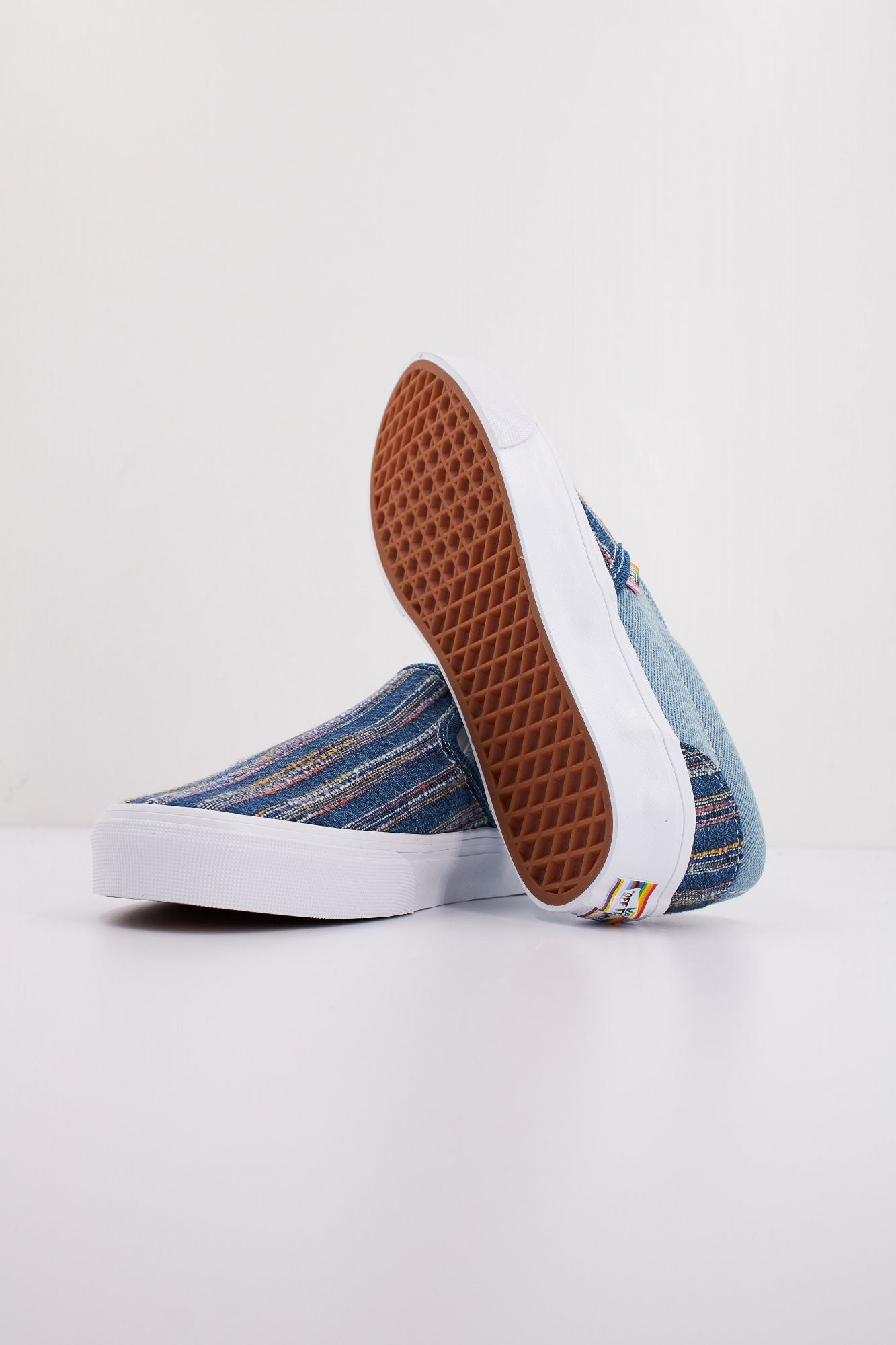 VANS CLASSIC SLIP-ON 2GETHE en color AZUL (5)