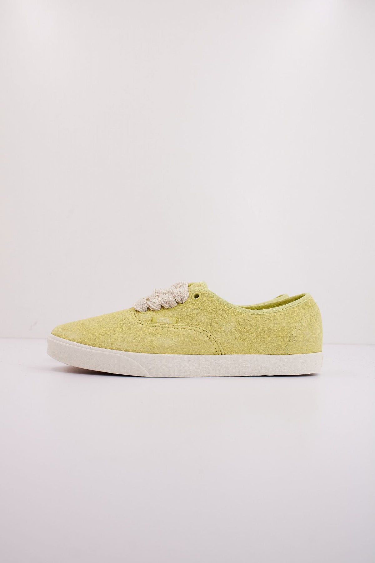 VANS AUTHENTIC LOWPRO VN000D04DJR1 en color VERDE (1)