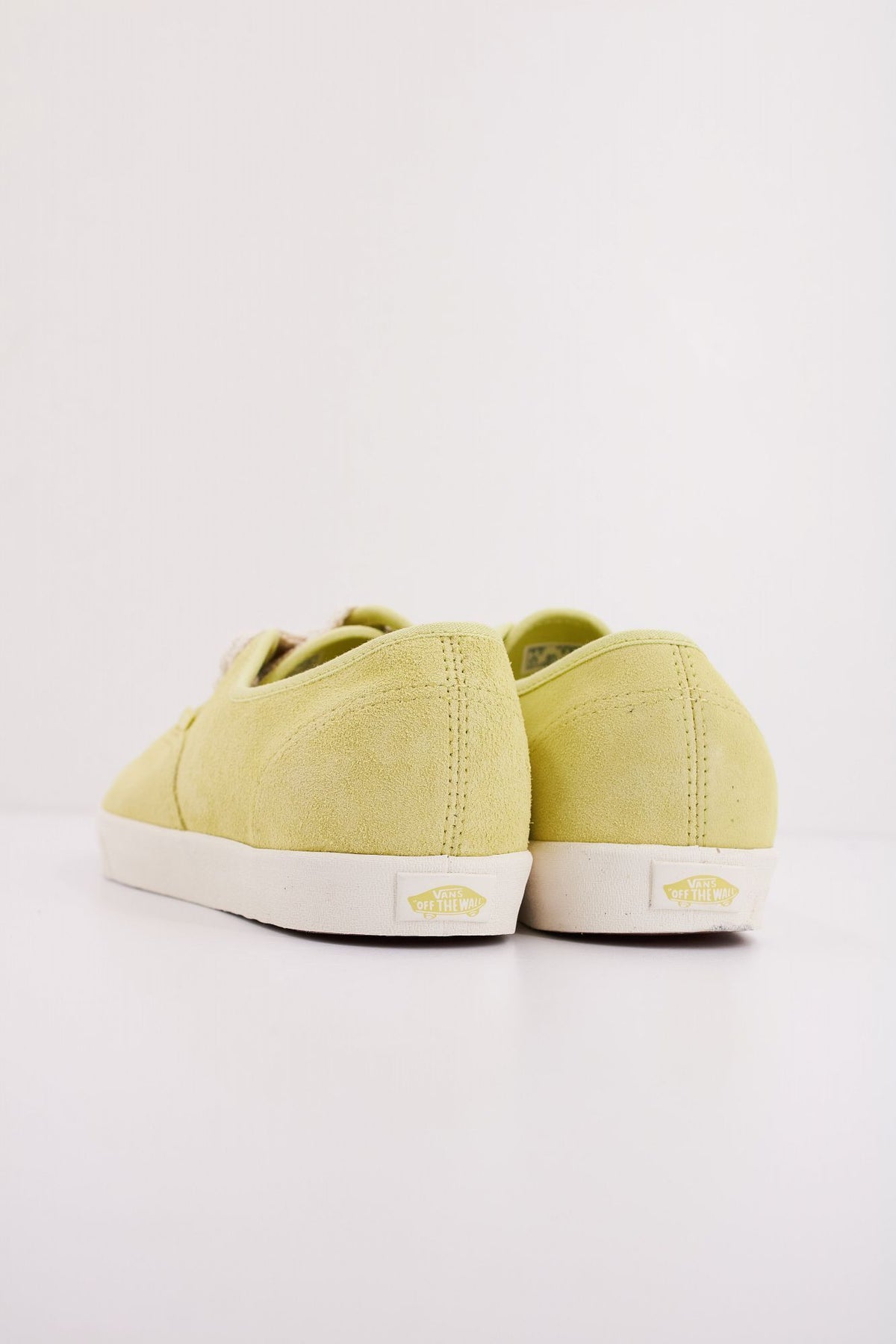 VANS AUTHENTIC LOWPRO VN000D04DJR1 en color VERDE (4)