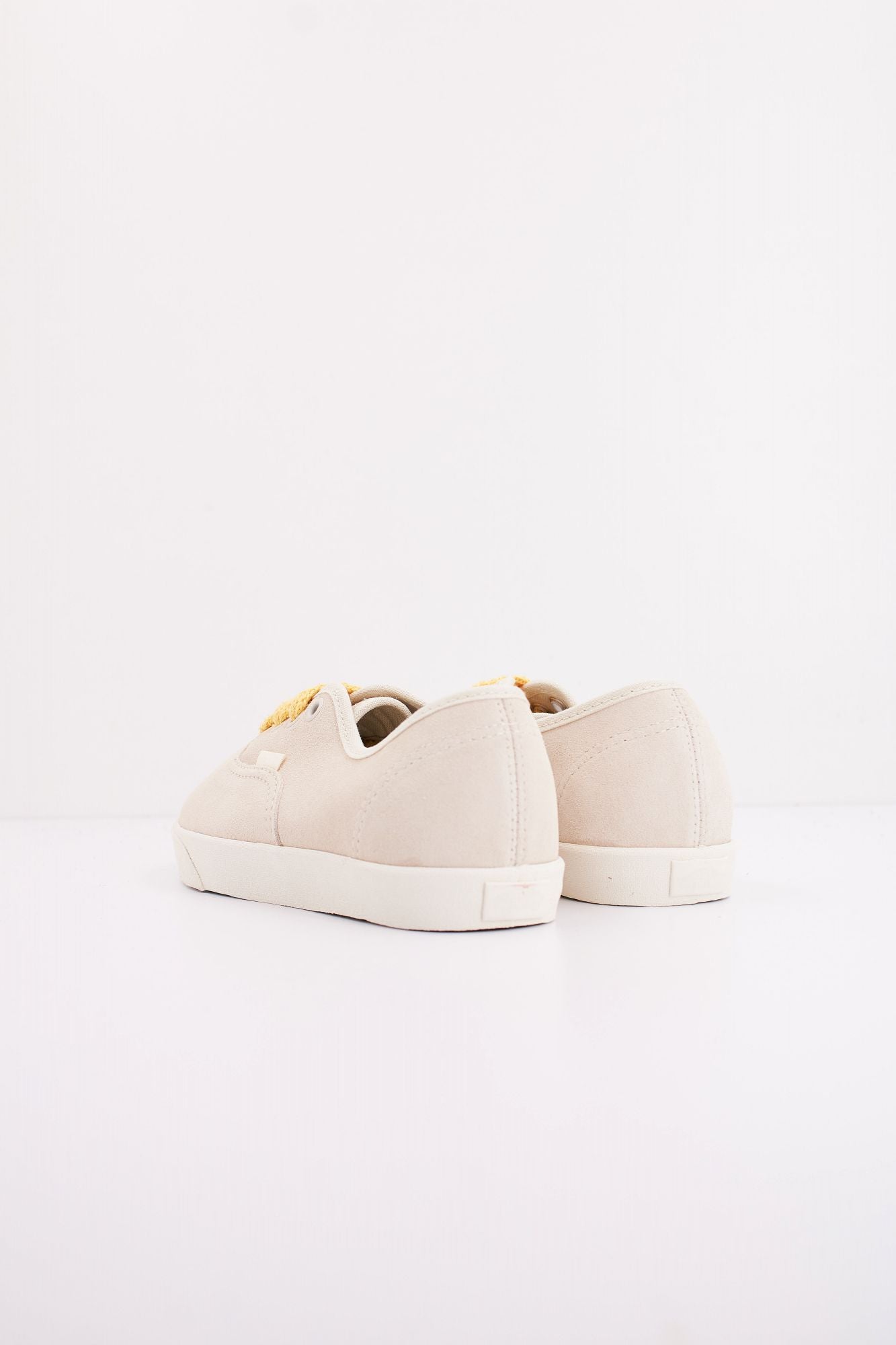 VANS AUTHENTIC LOWPRO FAT L en color BEIS (4)