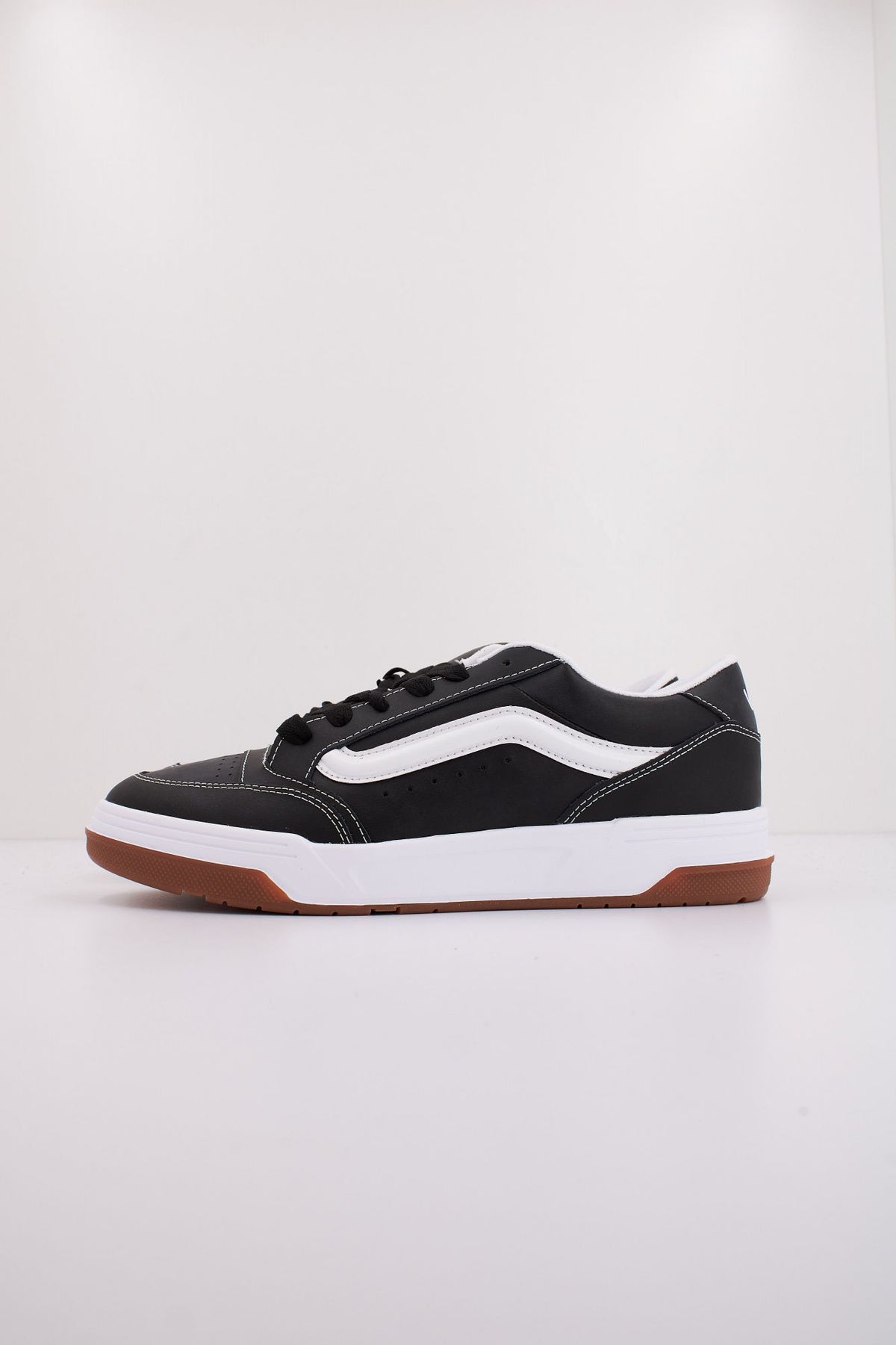 VANS HYLANE VN000D269X11 en color NEGRO (1)