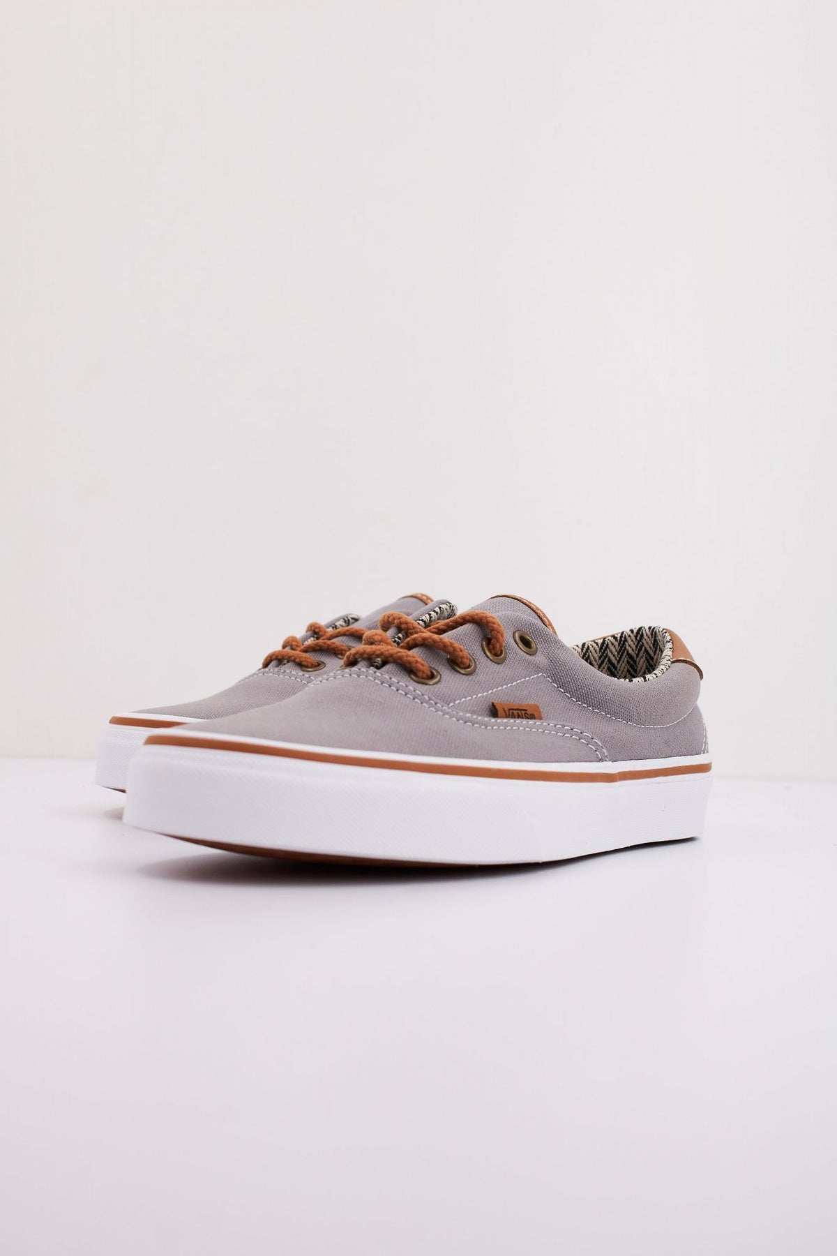VANS ERA VN0A34589MC1 en color GRIS (2)