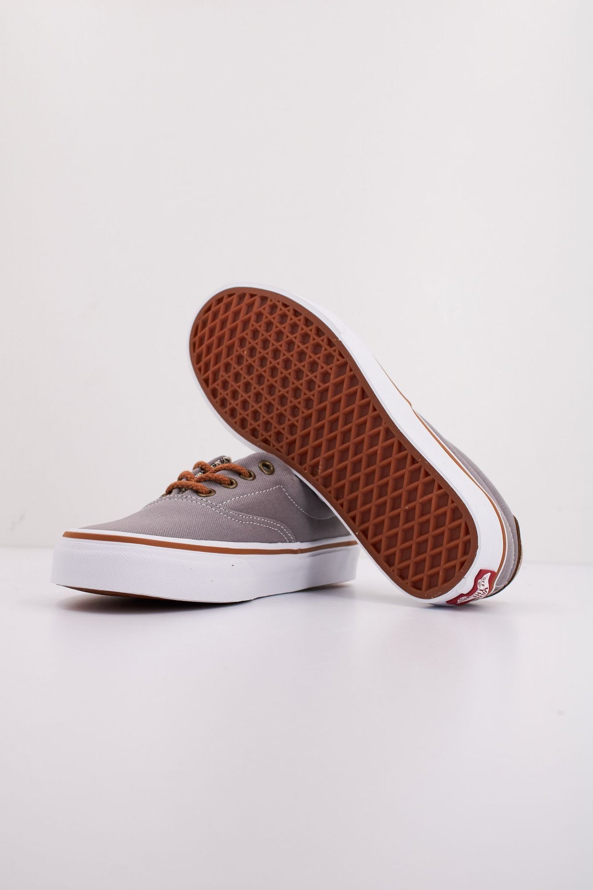 VANS ERA VN0A34589MC1 en color GRIS (5)