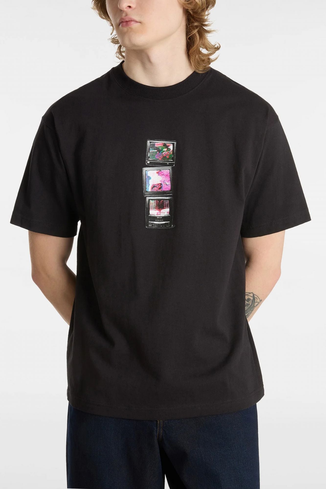 VANS VEE TV SS en color NEGRO (1)