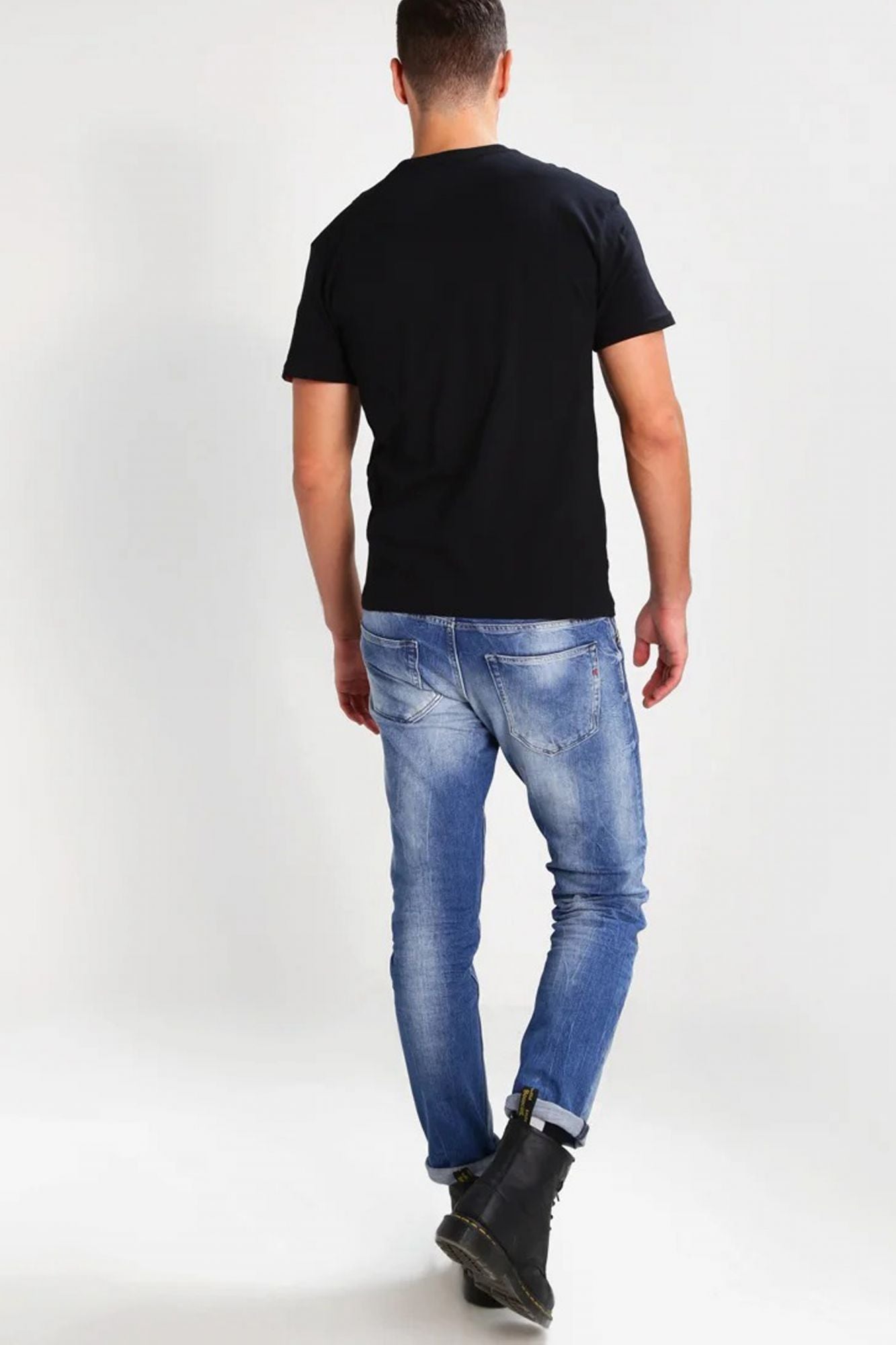 VANS CLASSIC SS TEE en color NEGRO (3)