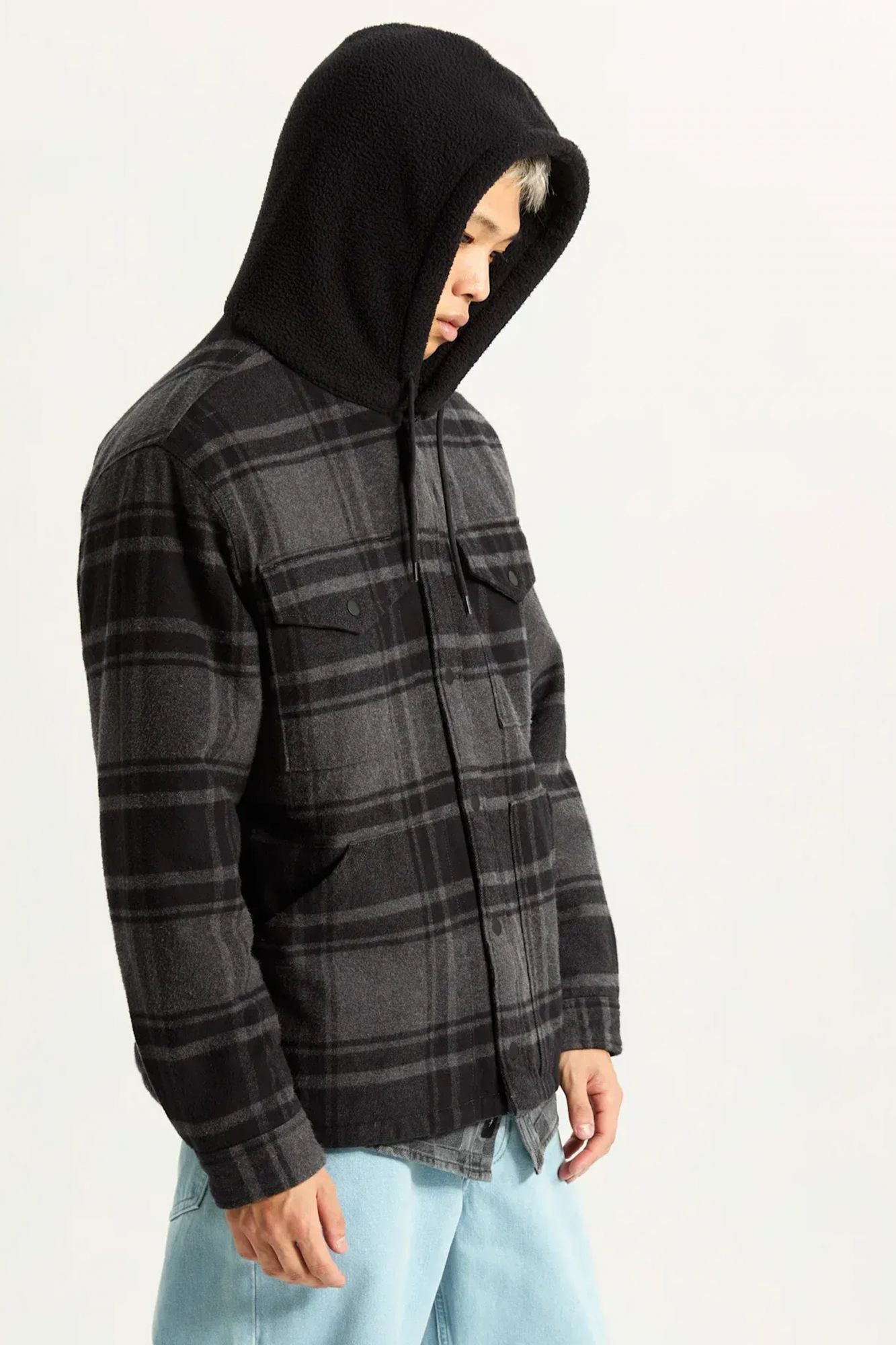 VANS UA WARD LOW en color NEGRO (4)