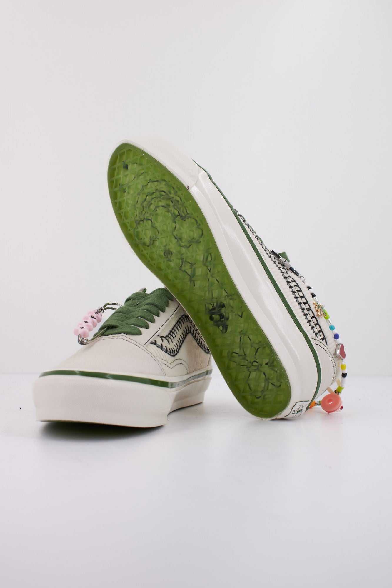 VANS LX OLD SKOOL CHARMS en color BEIS (5)