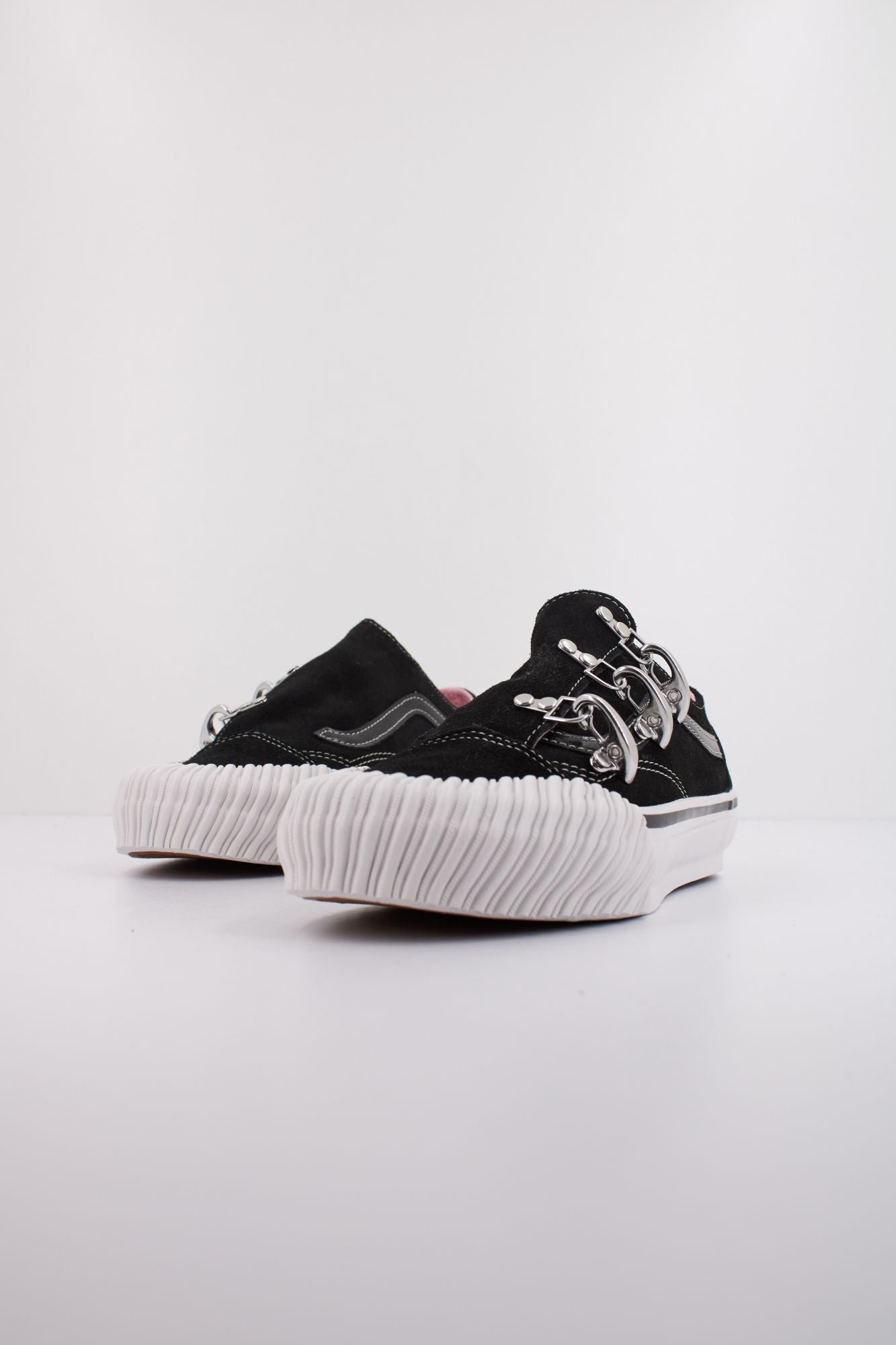 VANS LX OLD SKOOL WRAP en color NEGRO (2)