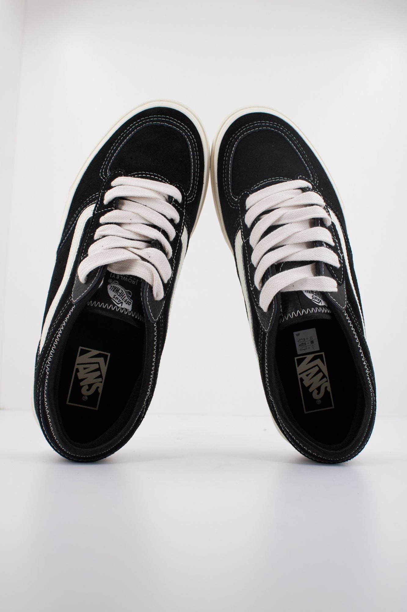 VANS ROWLEY CLASSIC SNEAKER en color NEGRO (3)