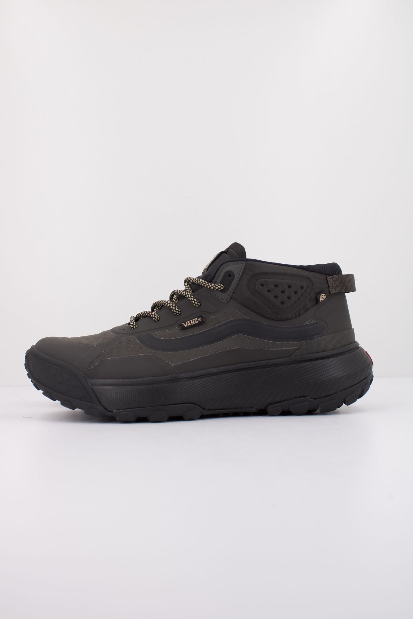 VANS MTE CROSSPATH MID en color NEGRO (1)