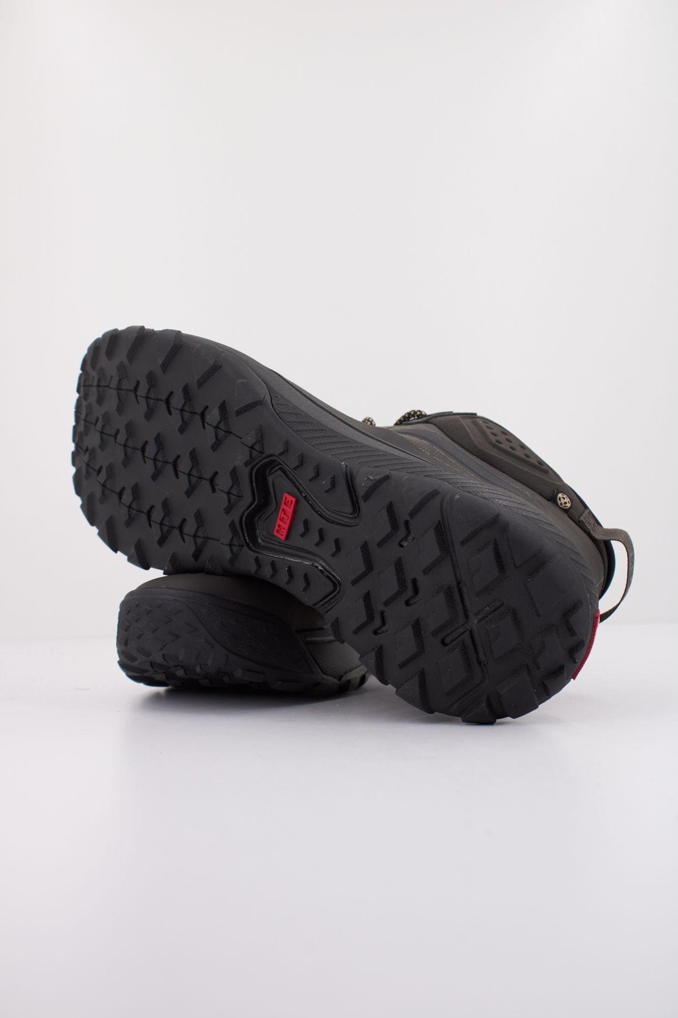 VANS MTE CROSSPATH MID en color NEGRO (5)