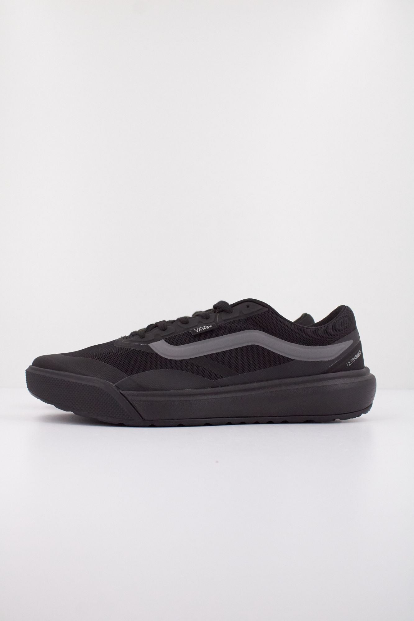 VANS MTE ULTRARANGE 2.0 RW en color NEGRO (1)