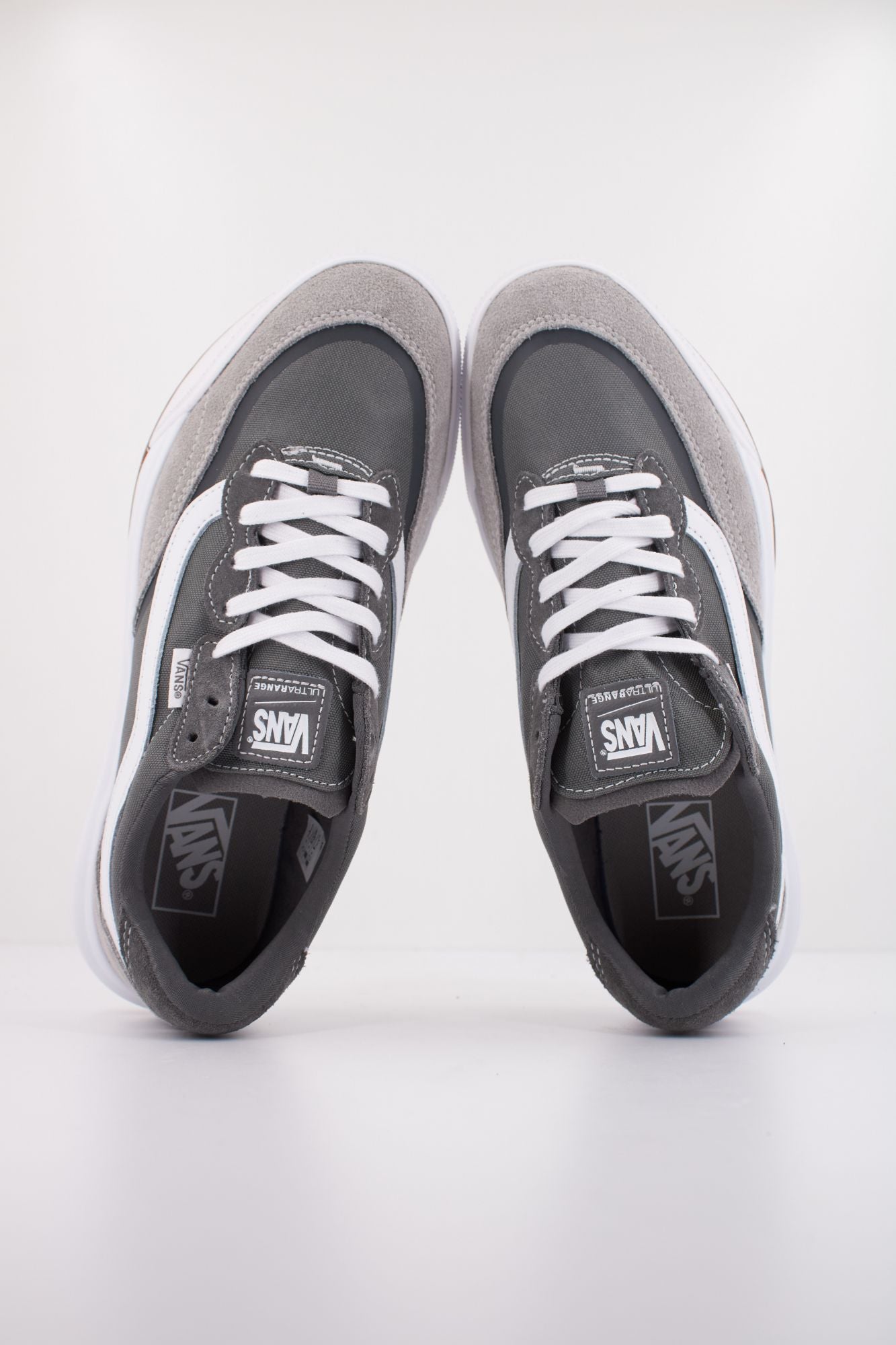 VANS MTE ULTRARANGE 2.0 en color GRIS (3)