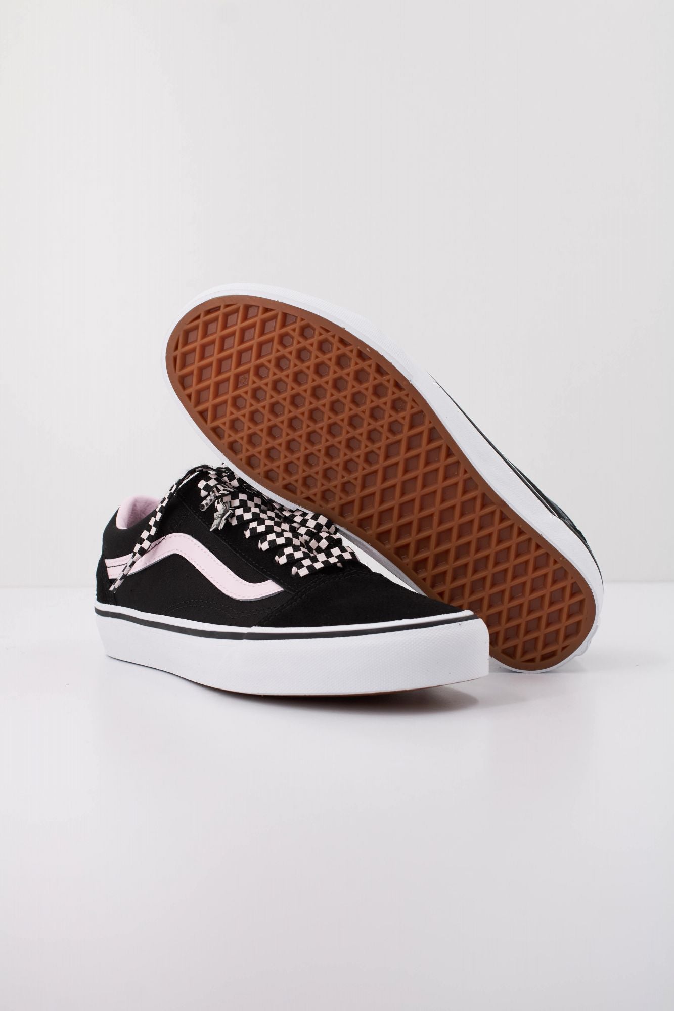 VANS OLD SKOOL en color NEGRO (5)